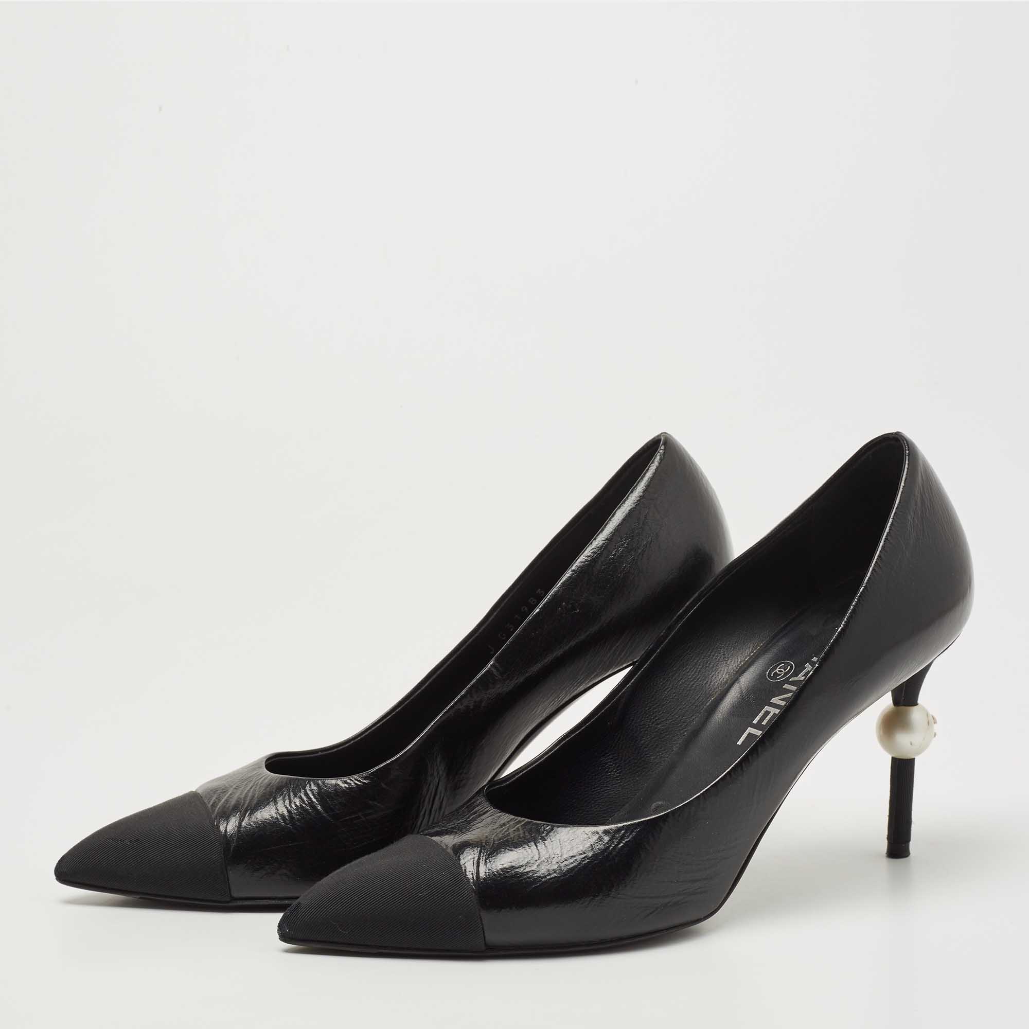 

Chanel Black Leather and Fabric Faux Pearl Cap-Toe Pointed-Toe Pumps Size