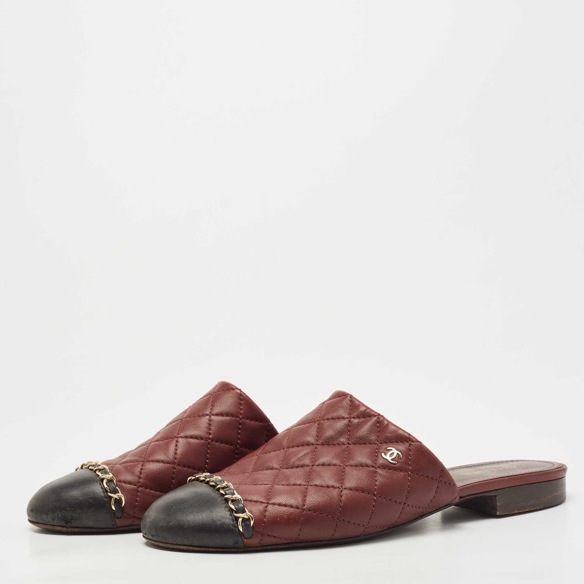 

Chanel Burgundy/Black Quilted Leather Chain Detail Mules Size