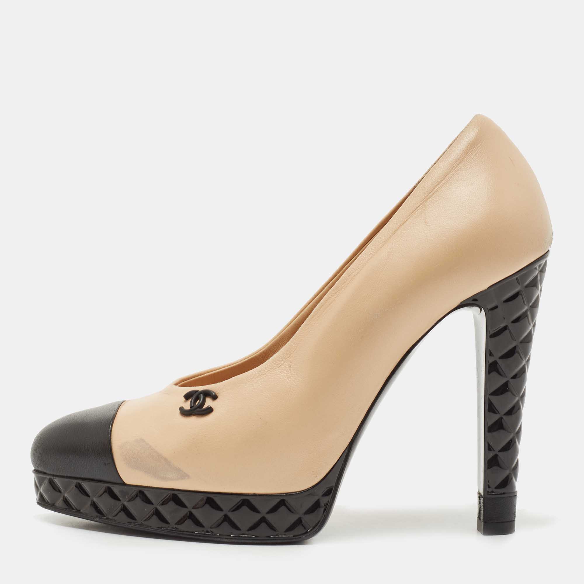 Pre-owned Chanel Beige/black Leather Cc Quilted Platform Pumps