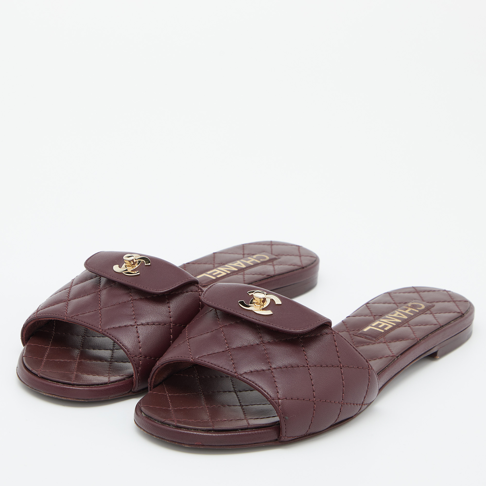 

Chanel Burgundy Quilted Leather CC Logo Flat Sandals Size
