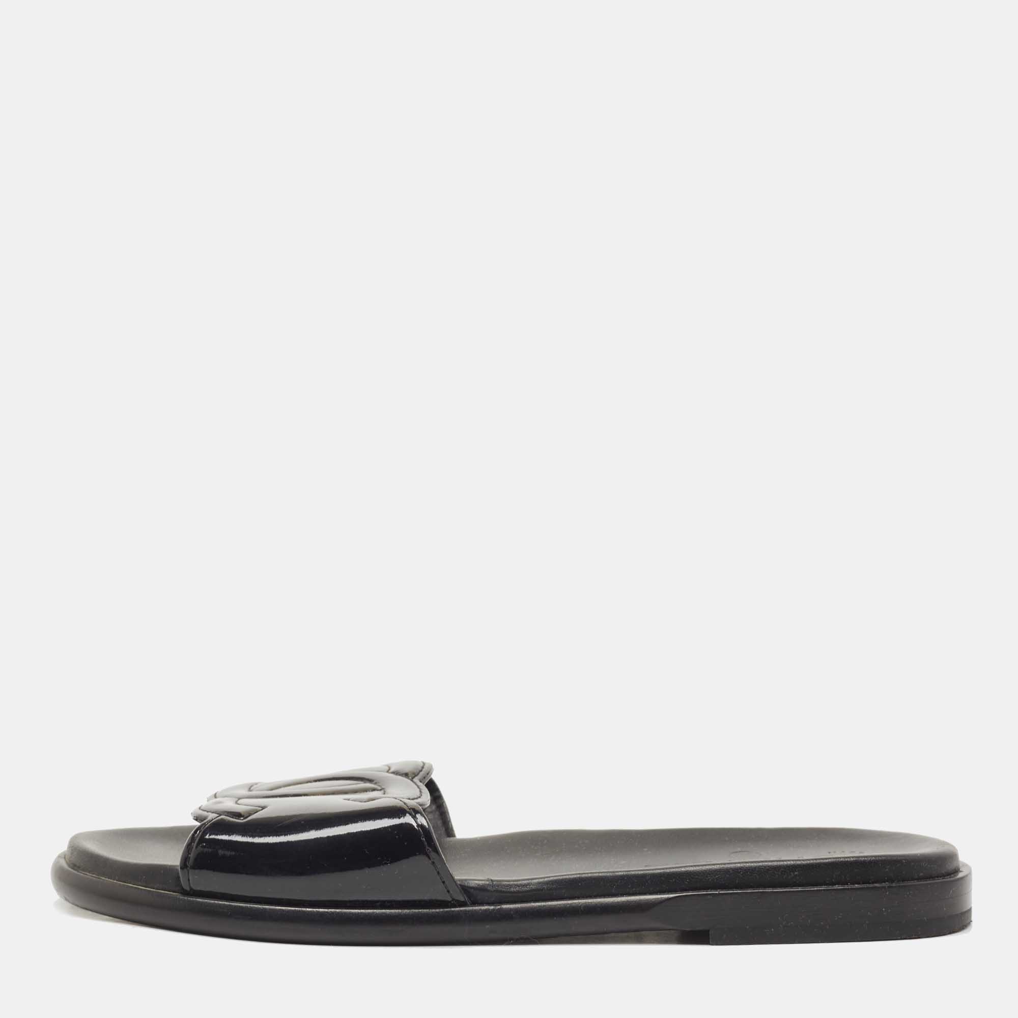 Chanel Black Patent Leather Interlocking CC Logo Slide Sandals
