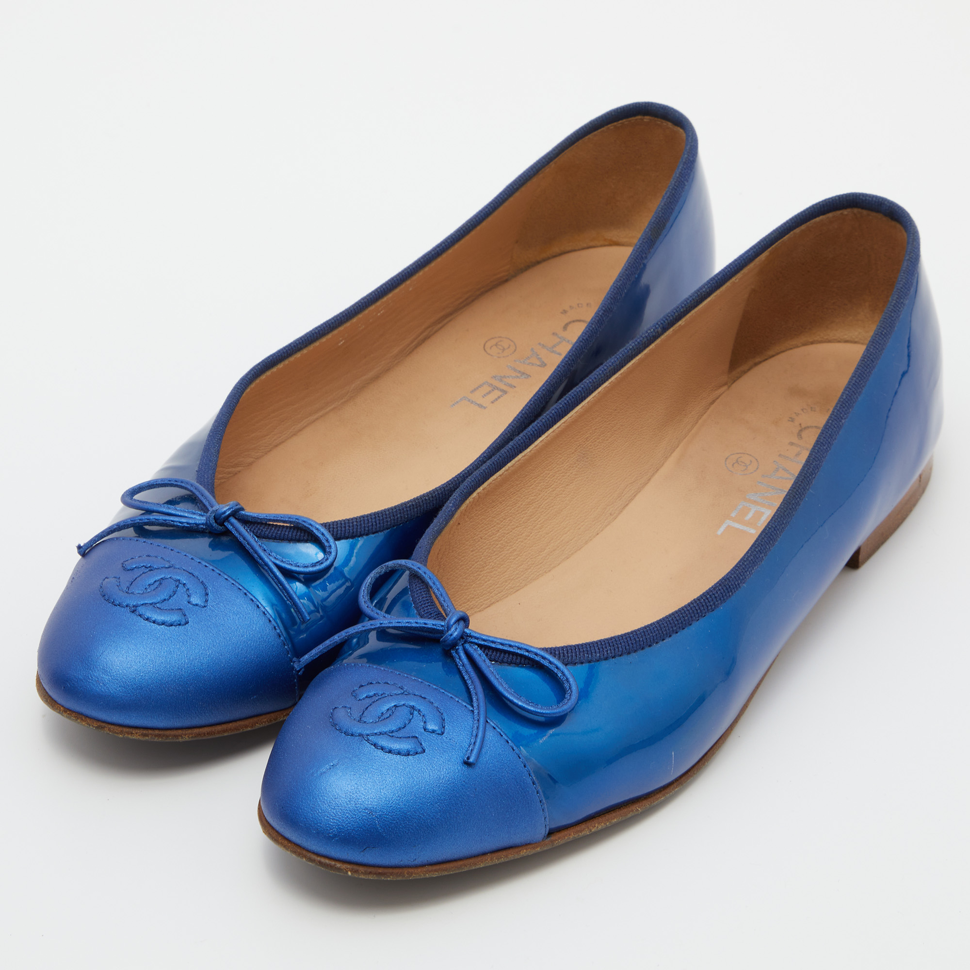 

Chanel Blue Patent Leather CC Bow Ballet Flats Size