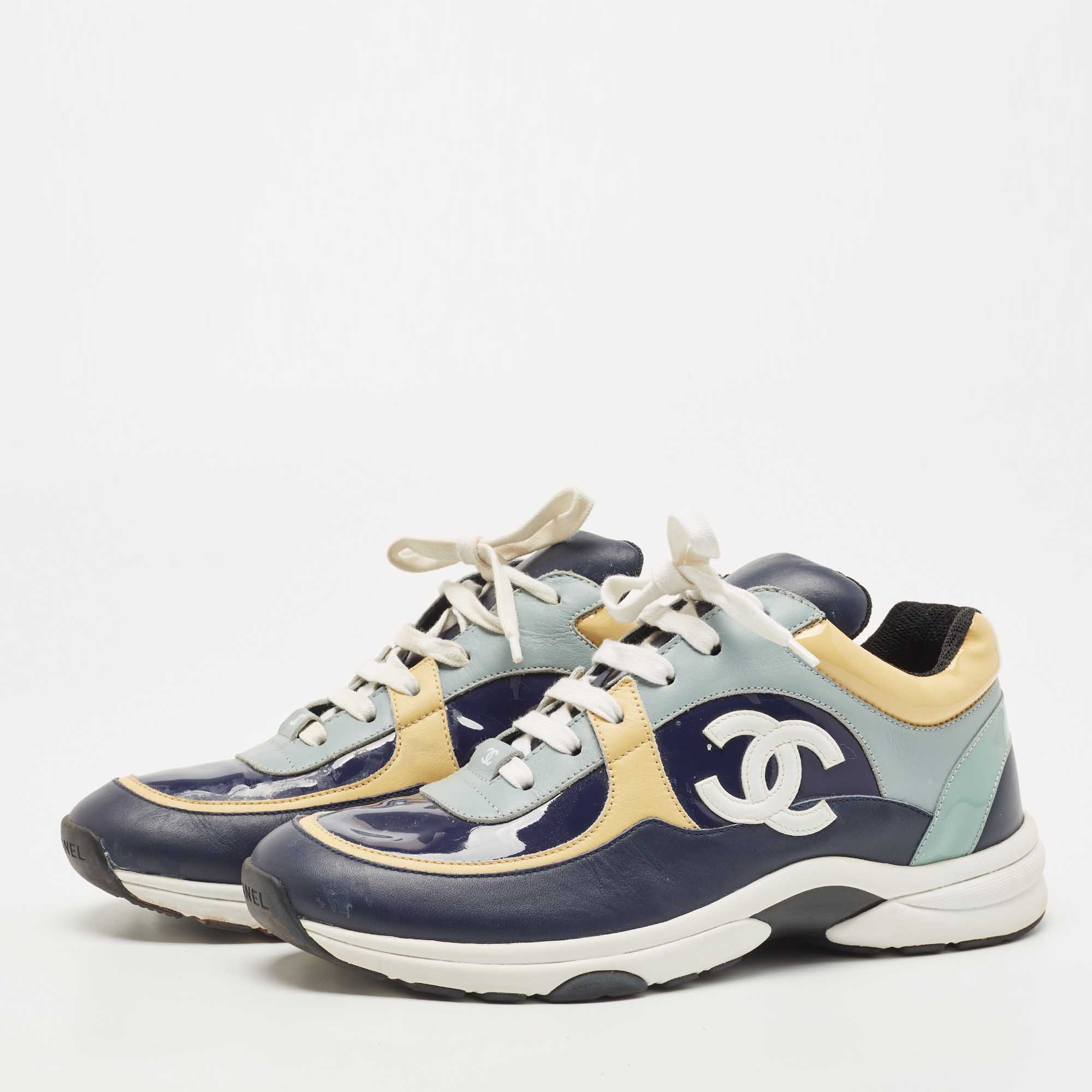 

Chanel Tricolor Patent and Leather CC Low Top Sneakers Size, Navy blue