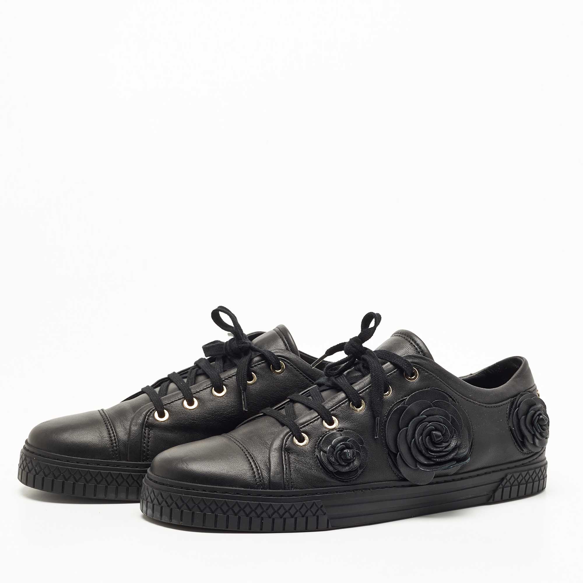 

Chanel Black Leather CC Camelia Low Top Sneakers Size