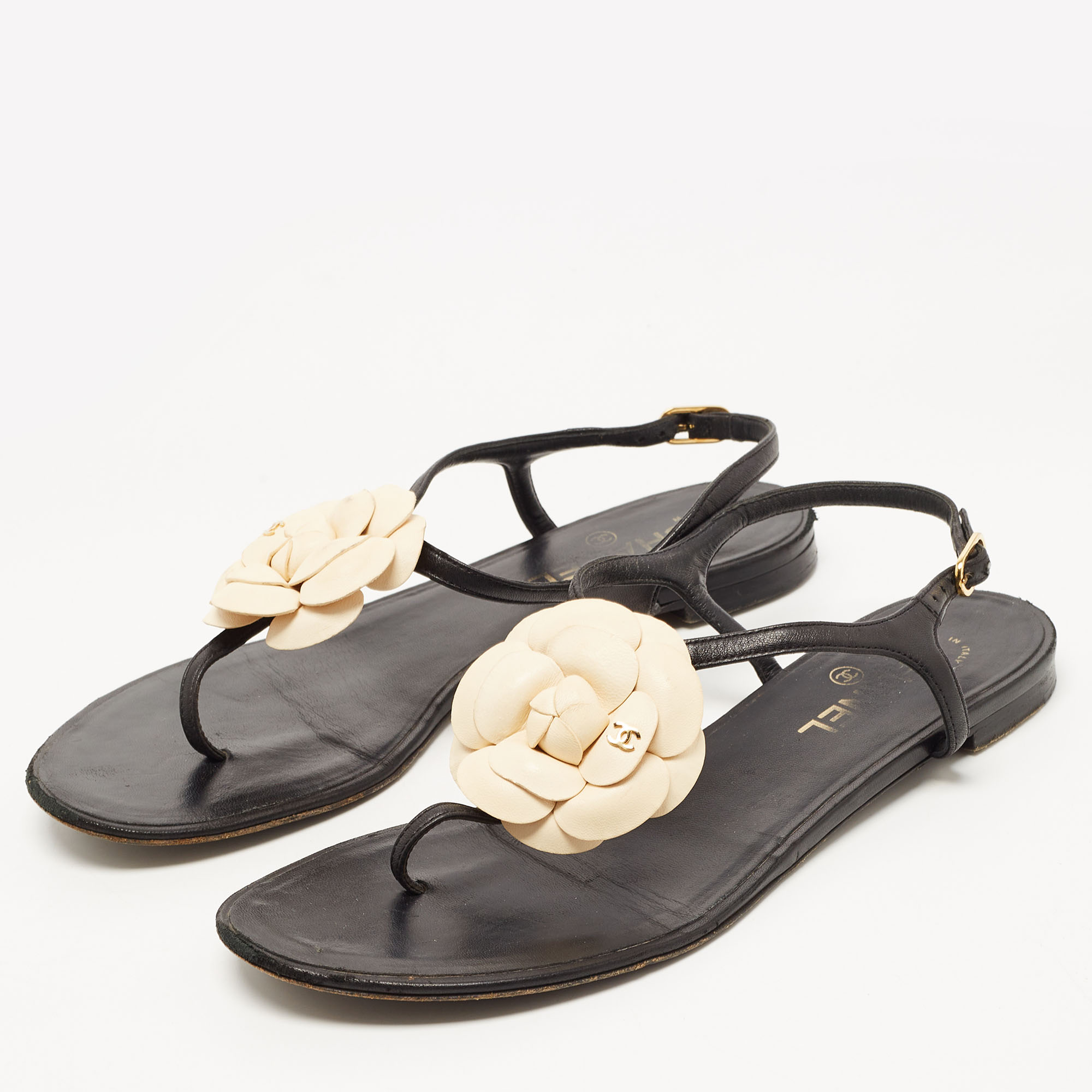 

Chanel Black Leather CC Camelia Thong Flat Sandals Size