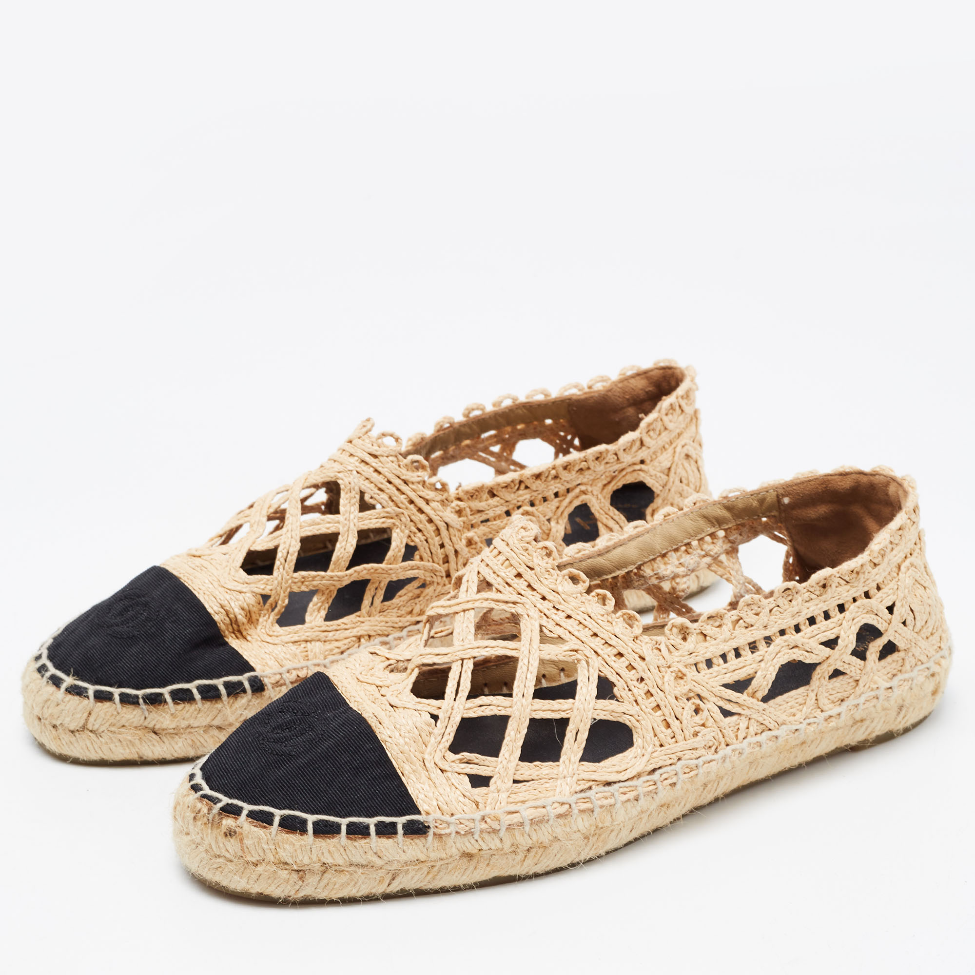 

Chanel Beige/Black Canvas and Woven Raffia Espadrille Flats Size