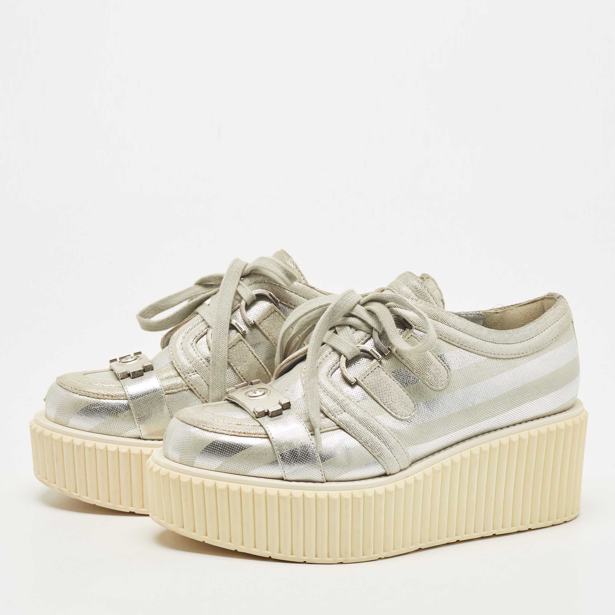 

Chanel Silver Leather and Glitter Suede Platform Sneakers Size