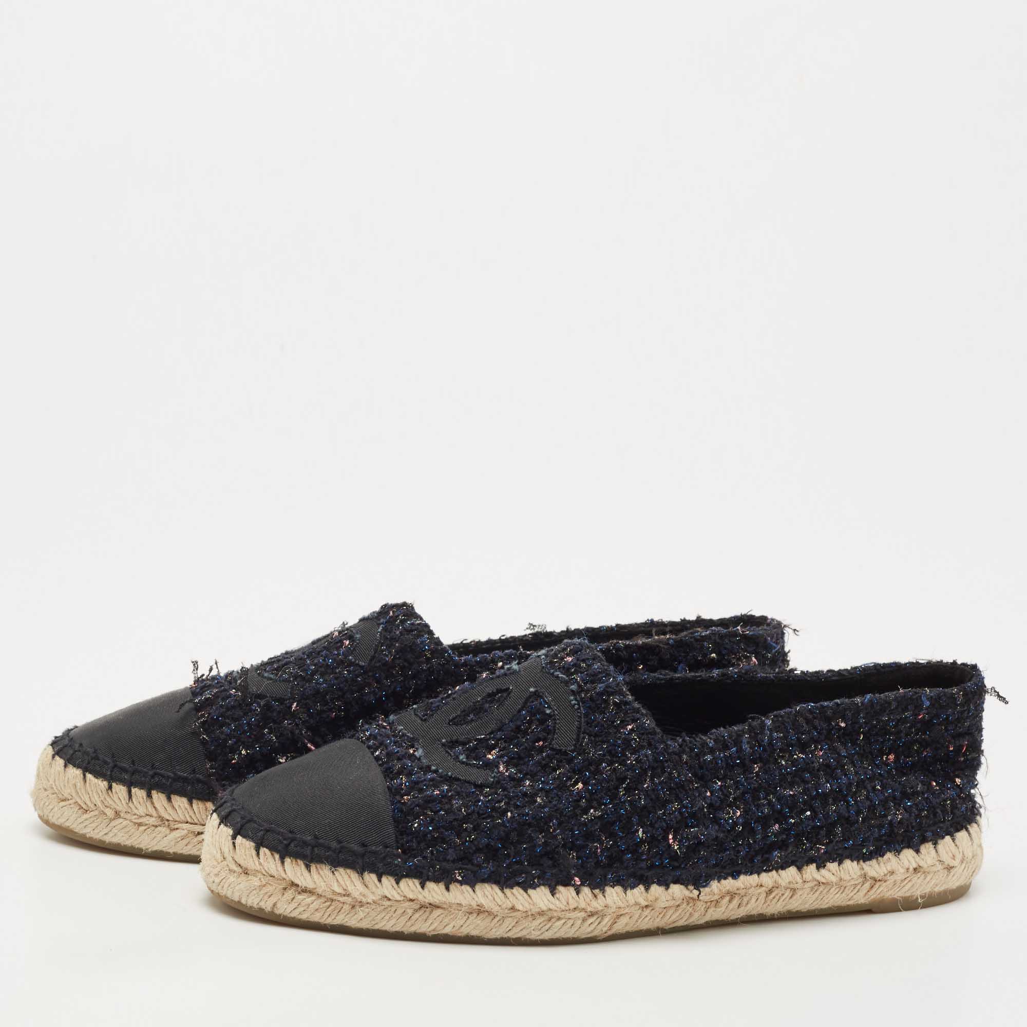

Chanel Navy Blue/Black Tweed and Canvas Cap Toe CC Espadrille Flats Size