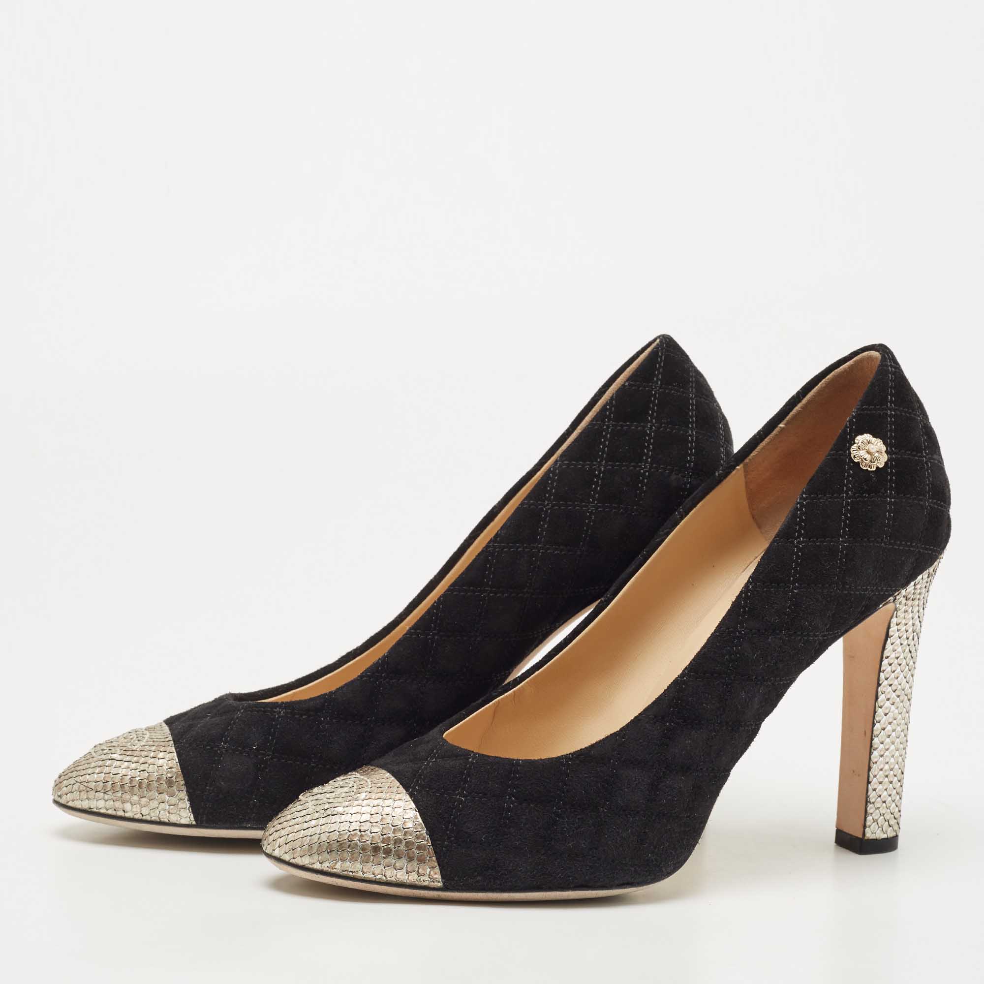 

Chanel Black Suede And Python CC Cap Toe Pumps Size
