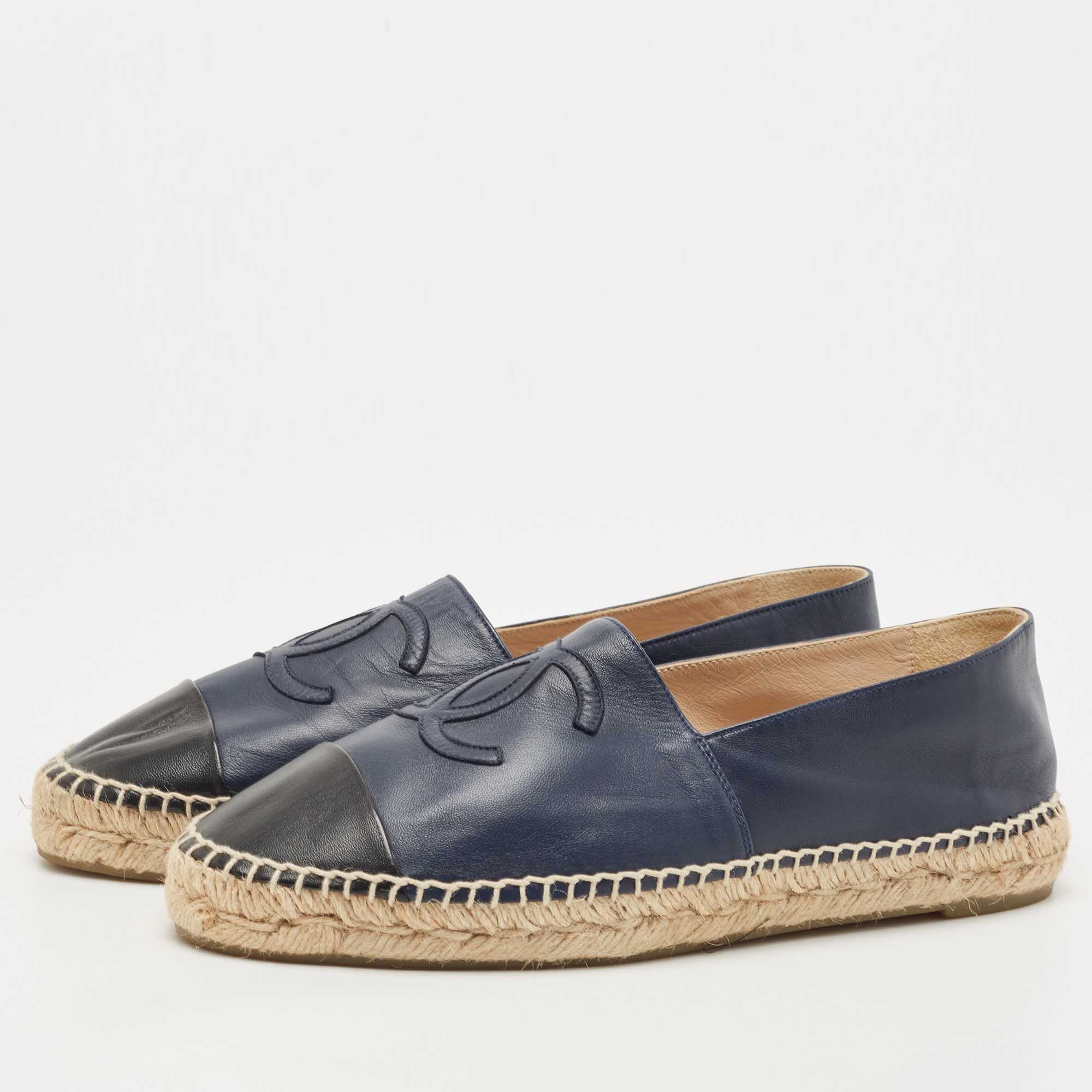 

Chanel Navy Blue/Black Leather CC Cap Toe Espadrille Flats Size