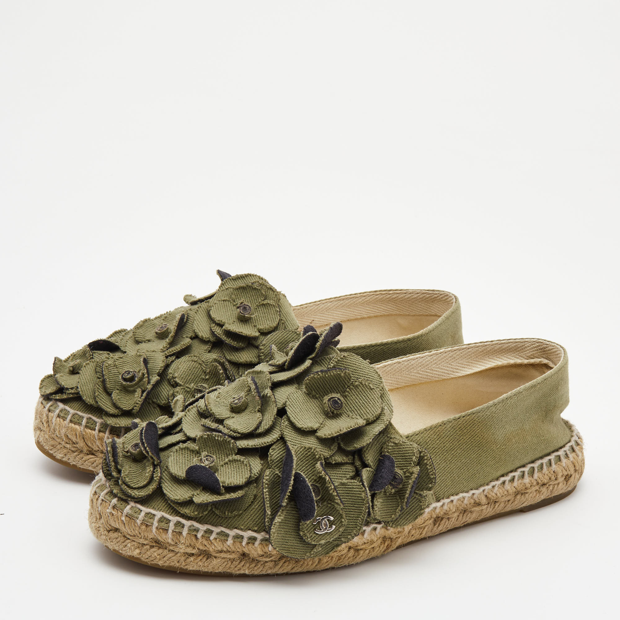 

Chanel Green Canvas Camelia Espadrille Flats Size