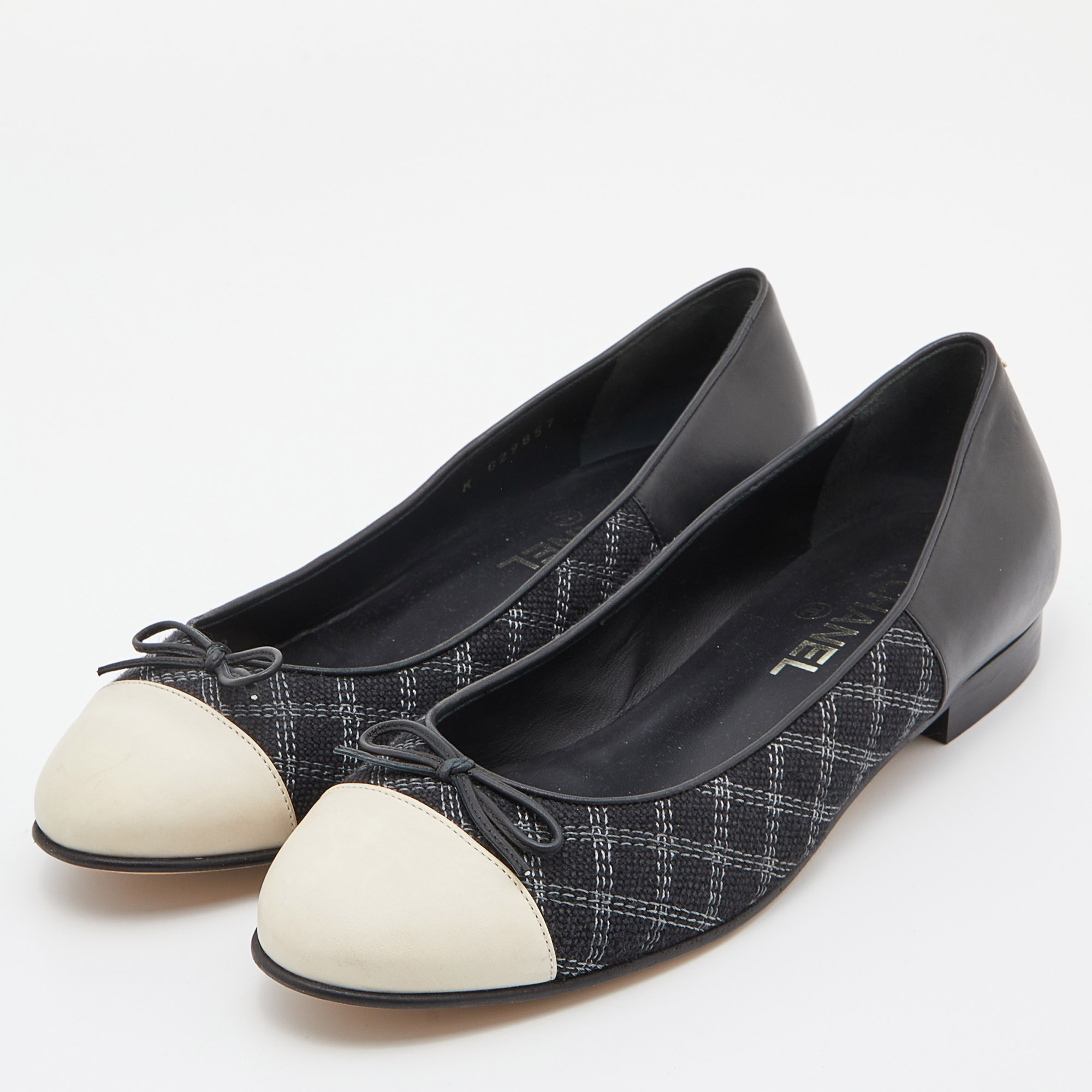 

Chanel Black/Cream Quilted Canvas and Leather Bow Ballet Flats Size