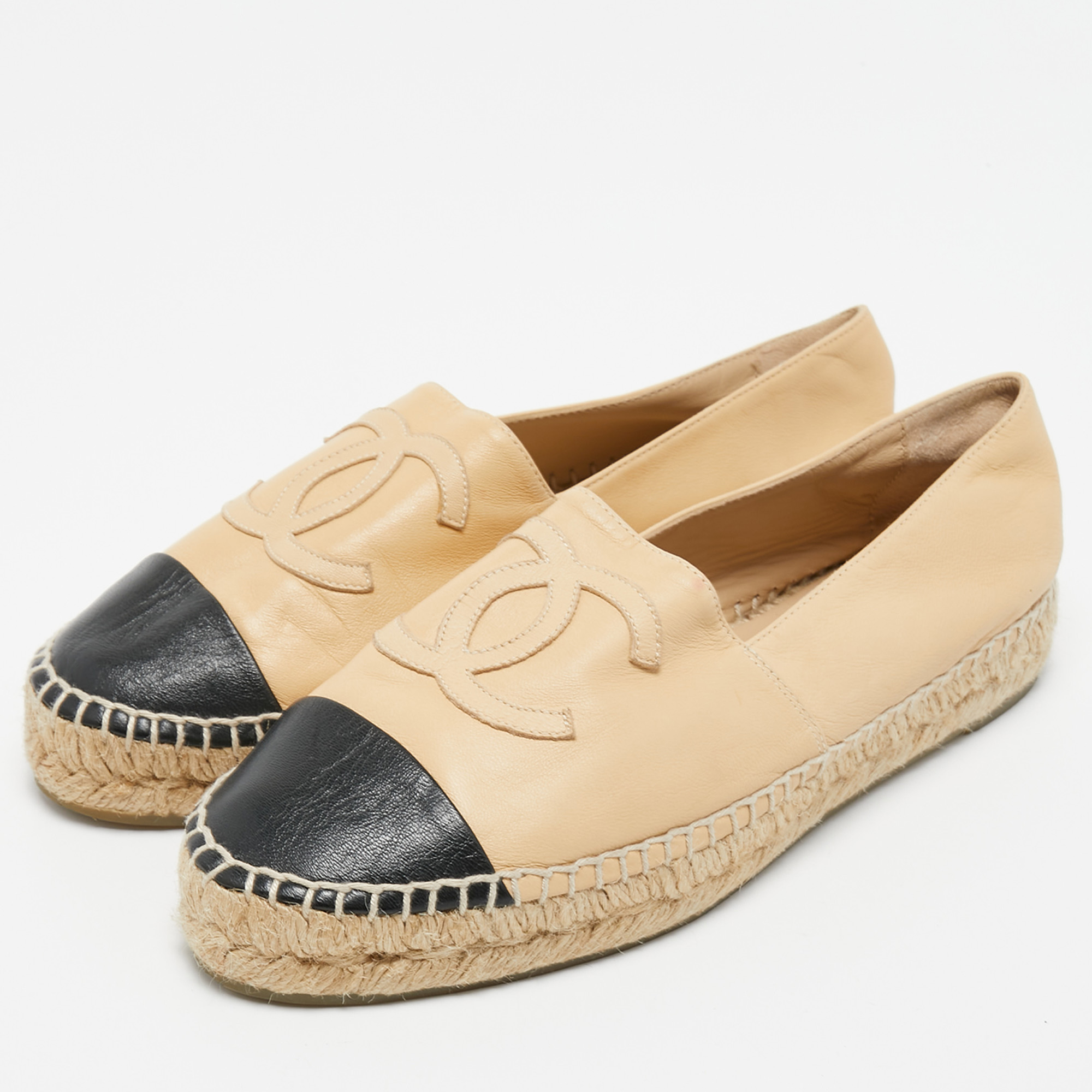 

Chanel Black/Beige Leather CC Espadrille Flats Size