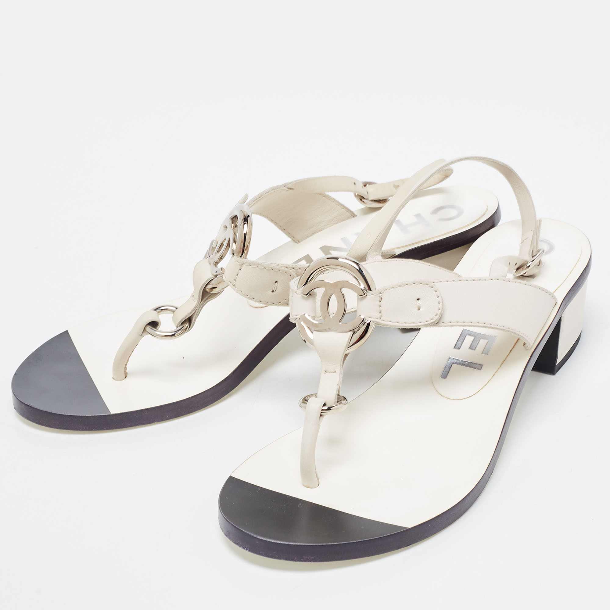 

Chanel White Leather Slingback Sandals Size