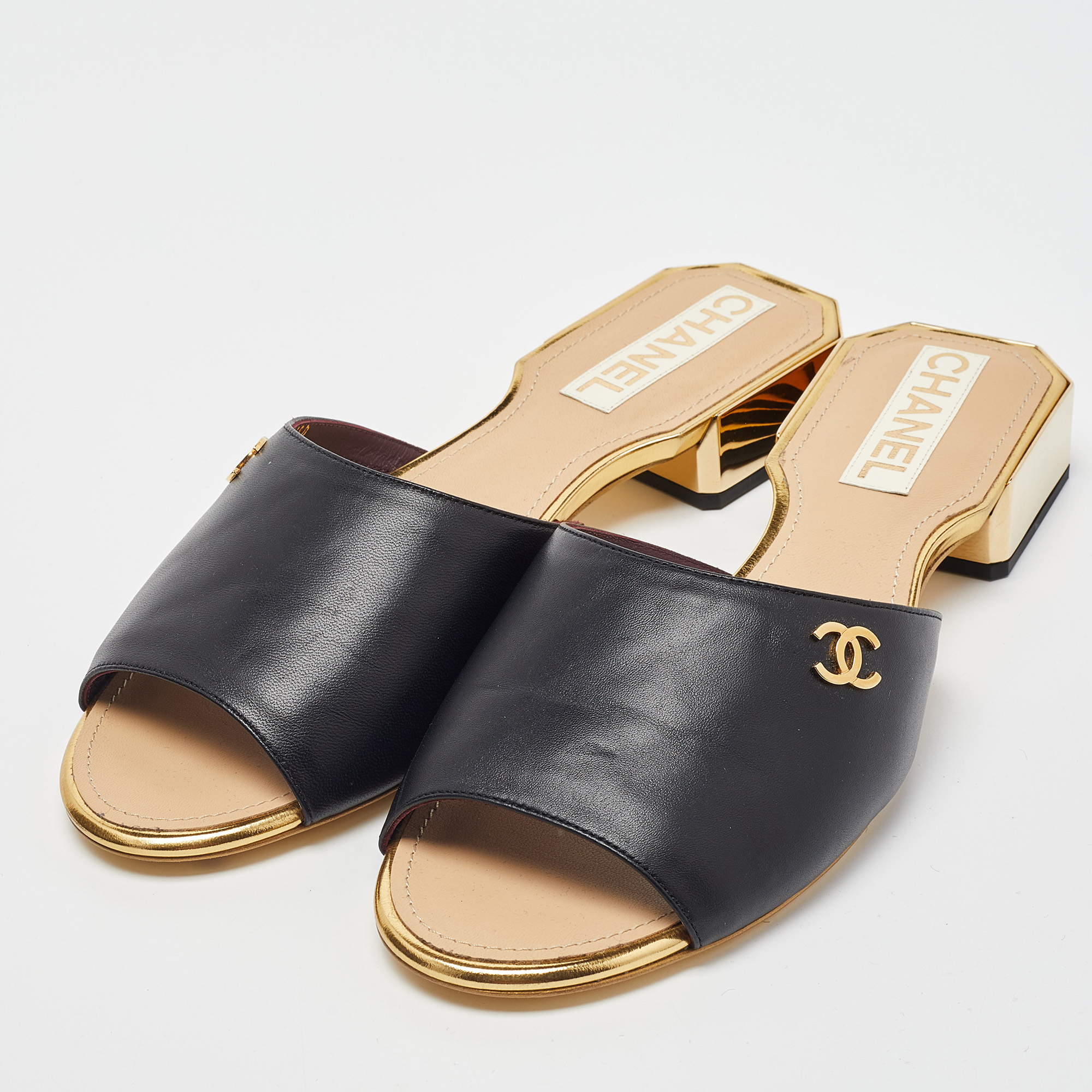 

Chanel Black Leather Slide Sandals Size