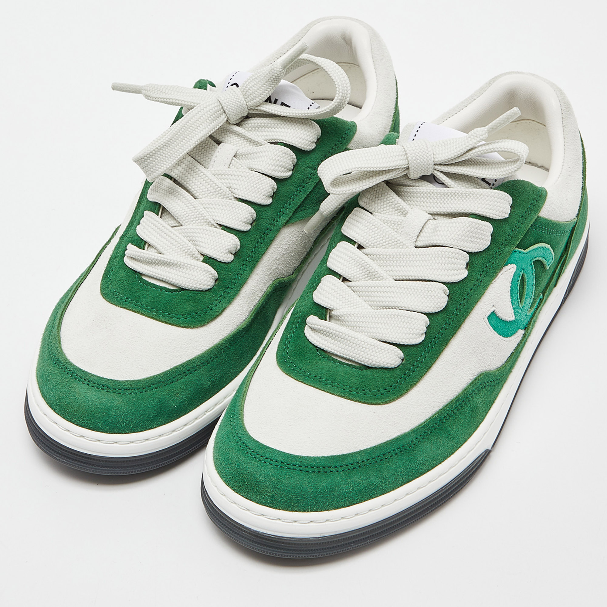 

Chanel Green/White Suede Low Top Sneakers Size