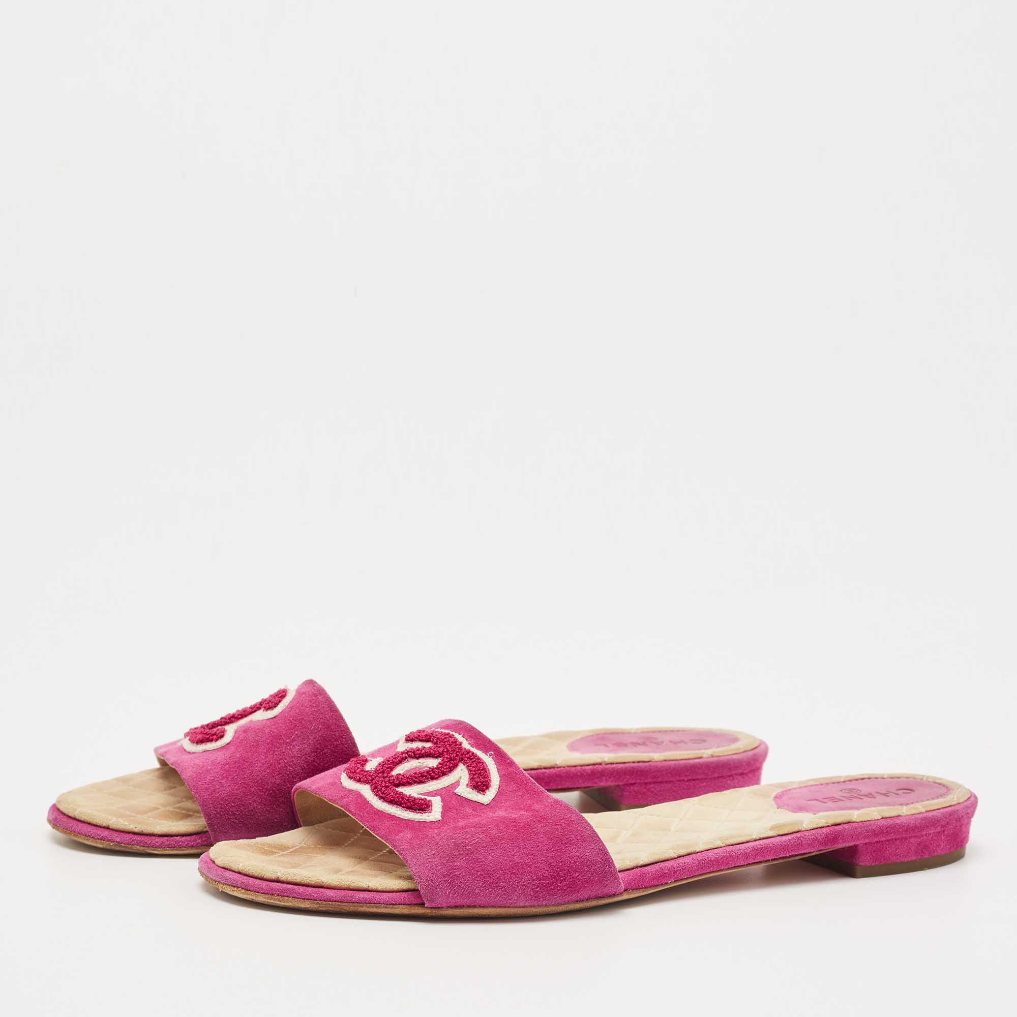 

Chanel Purple Suede CC Flat Slides Size, Pink