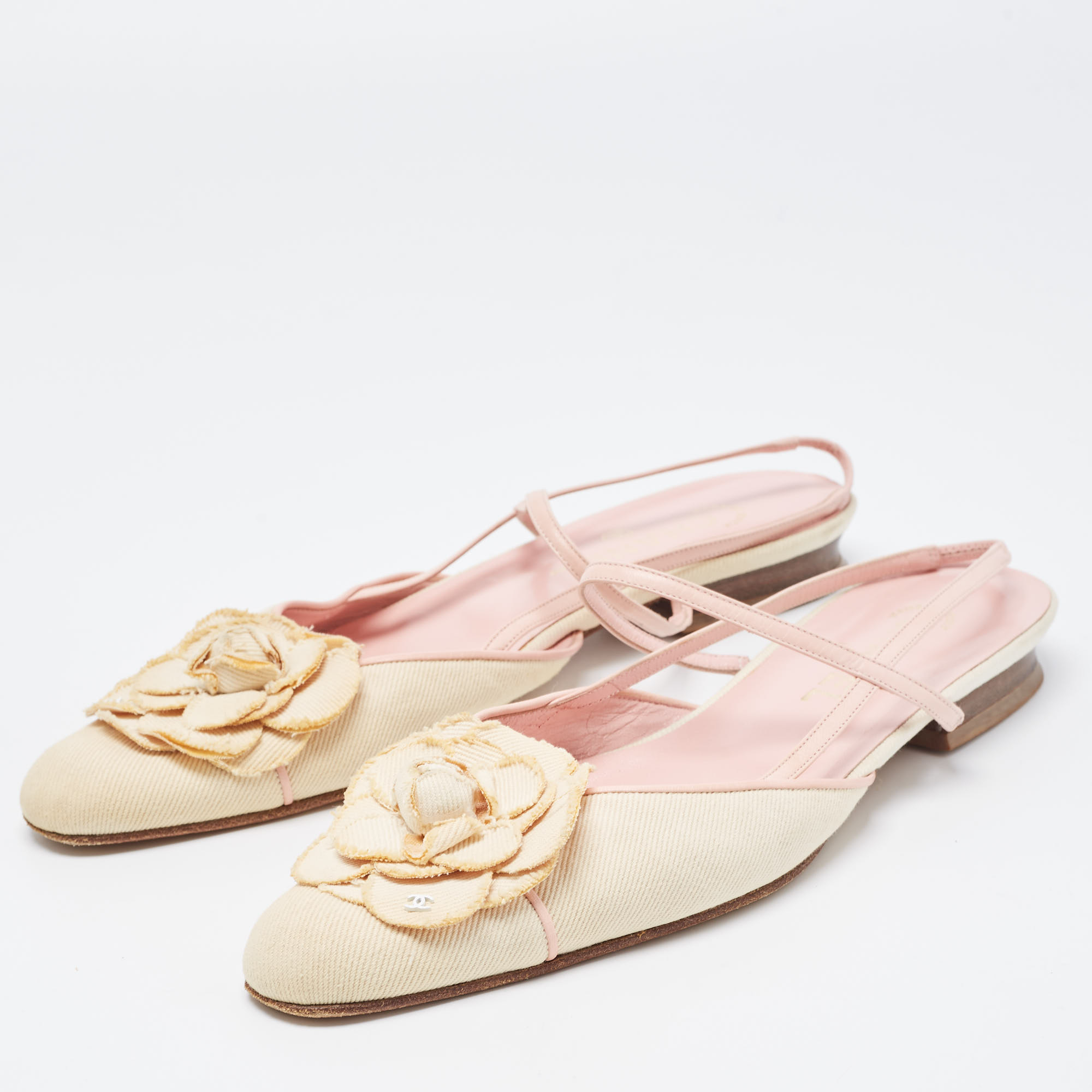 

Chanel Off White/Pink Canvas and Leather CC Camellia Slingback Flats Size