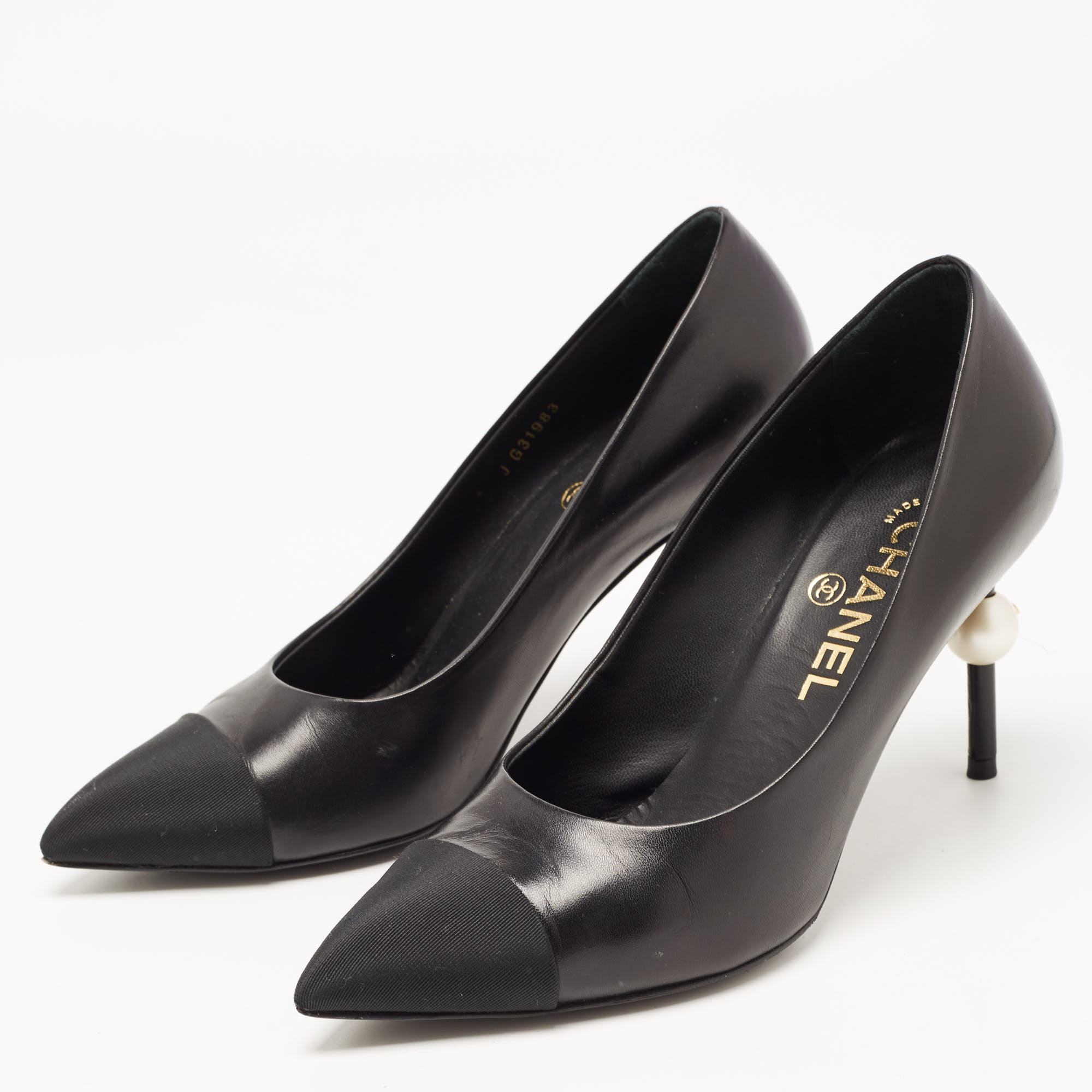 

Chanel Black Leather and Fabric CC Faux Pearl Pumps Size