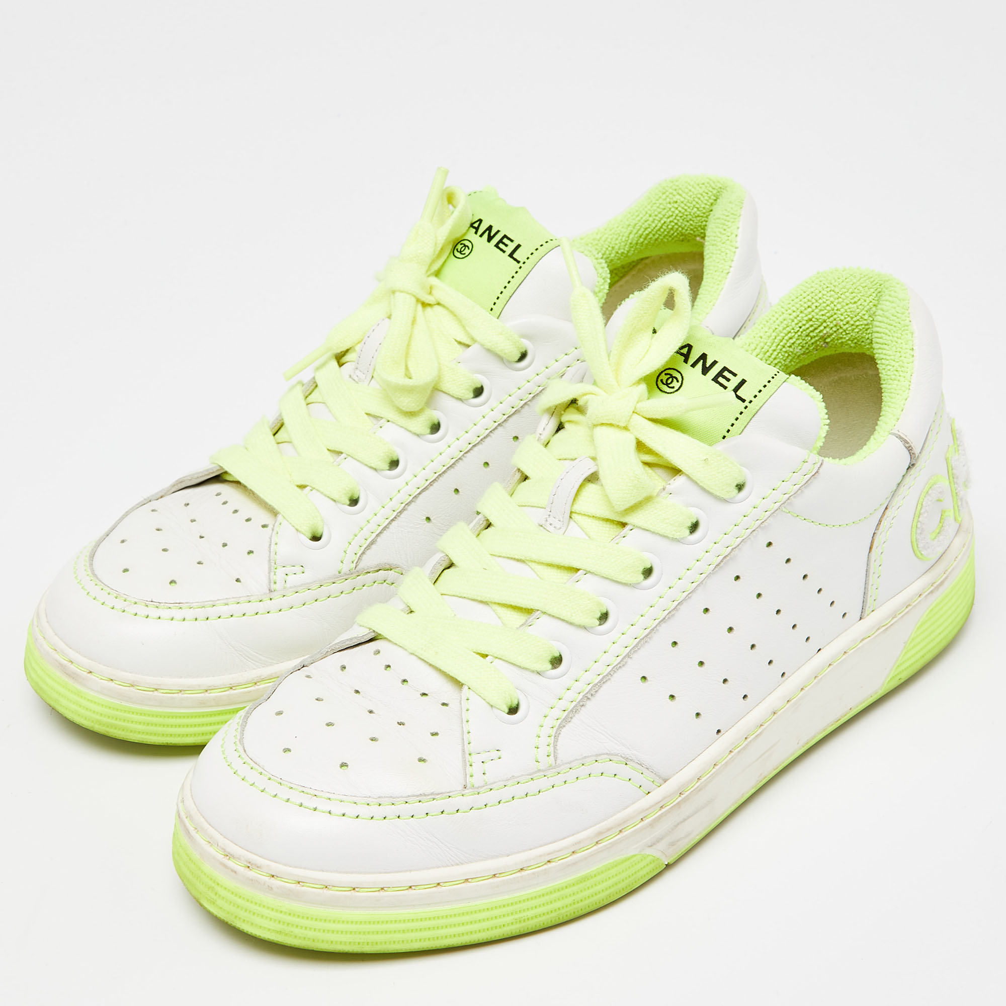 

Chanel White/Neon Green Leather Logo Sneakers Size