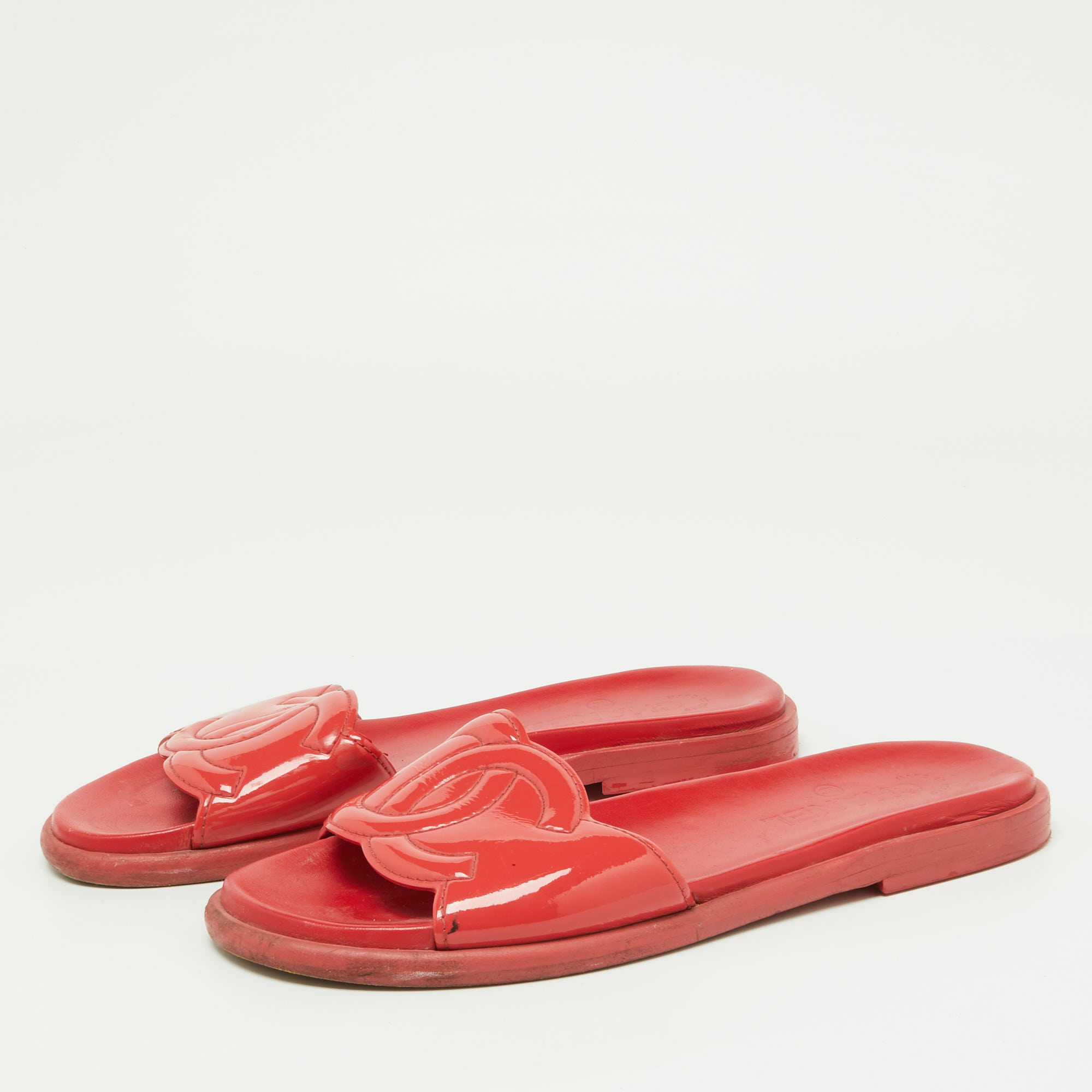 

Chanel Red Patent Leather CC Flats Slide Size