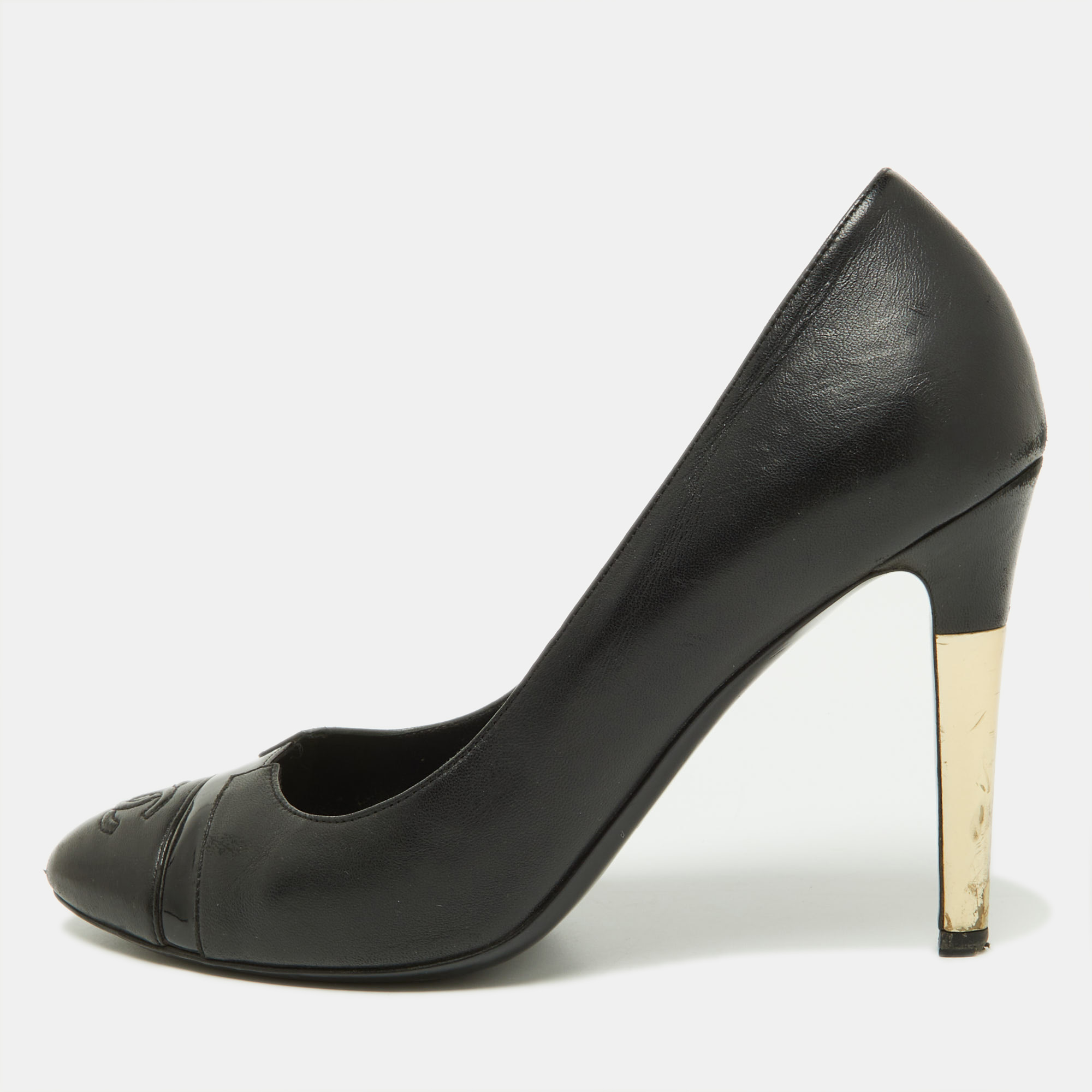 

Chanel Black/Gold Patent and Leather CC Cap Toe Pumps Size