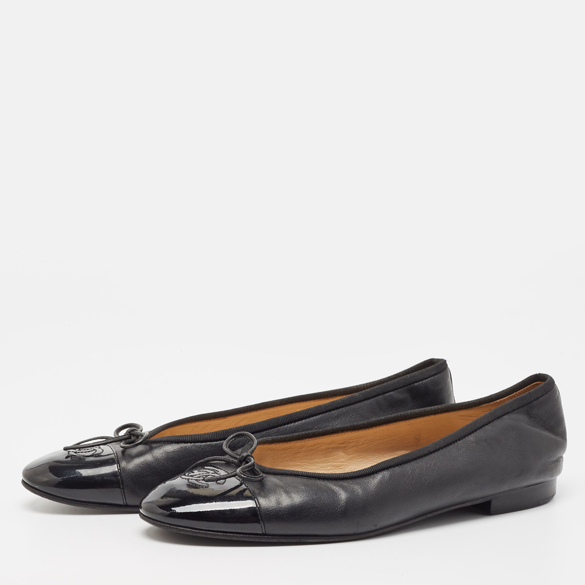 

Chanel Black Leather and Patent CC Cap Toe Bow Ballet Flats Size