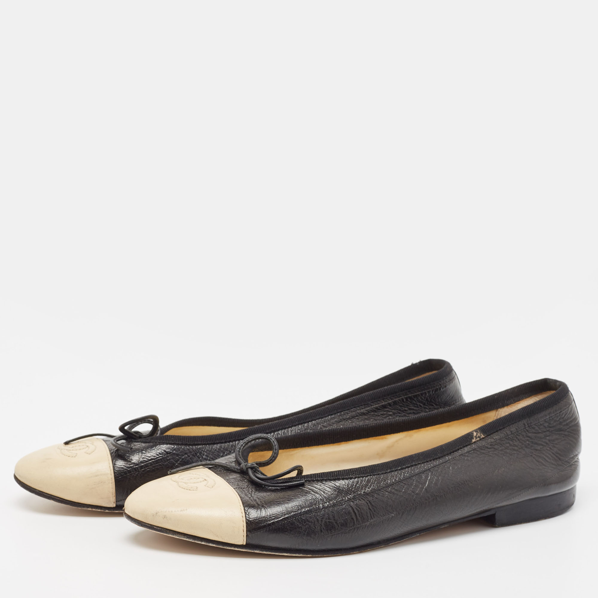 

Chanel Black/Beige Eel Leather CC Bow Cap Toe Ballet Flats Size