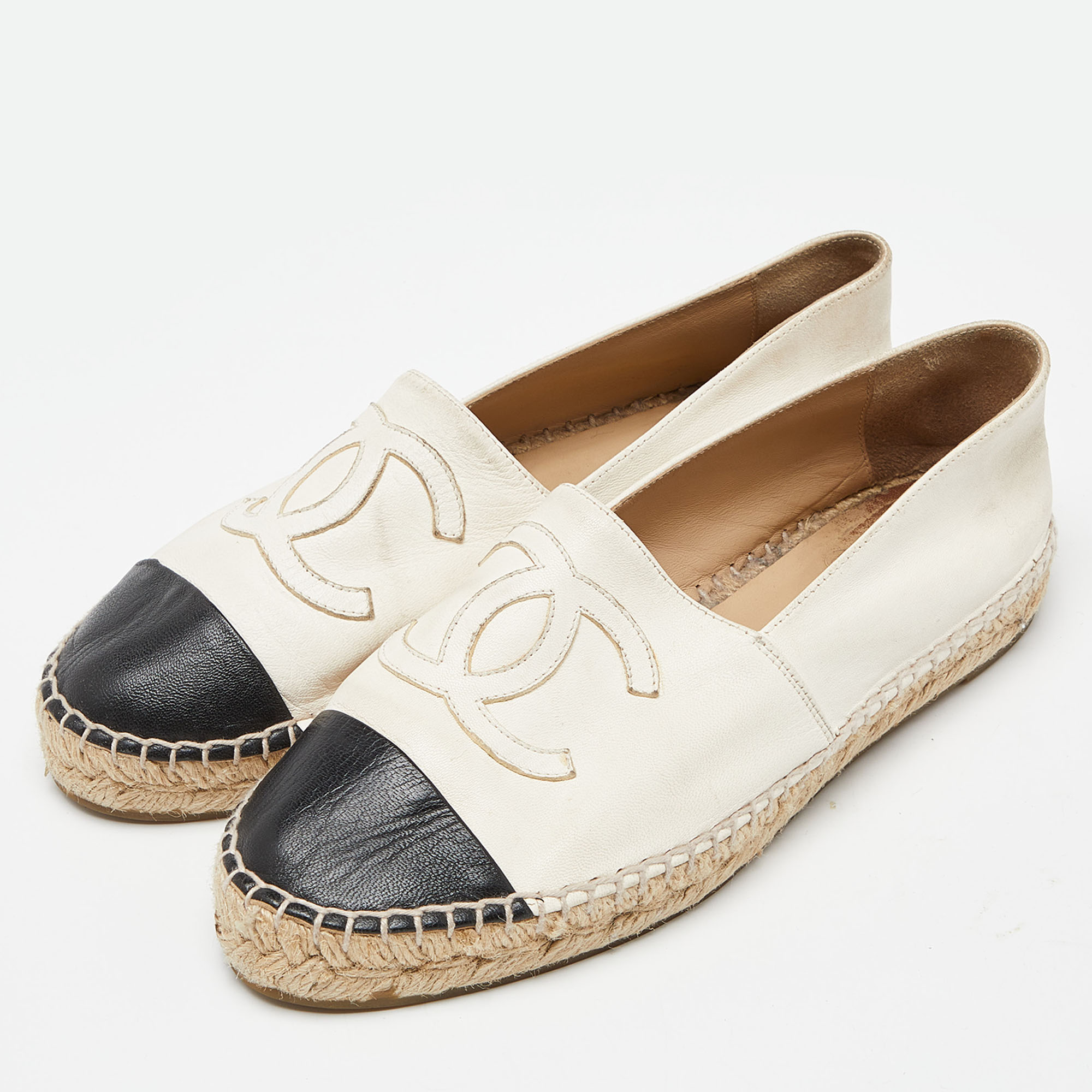 

Chanel Off White/Black Leather CC Espadrille Flats Size