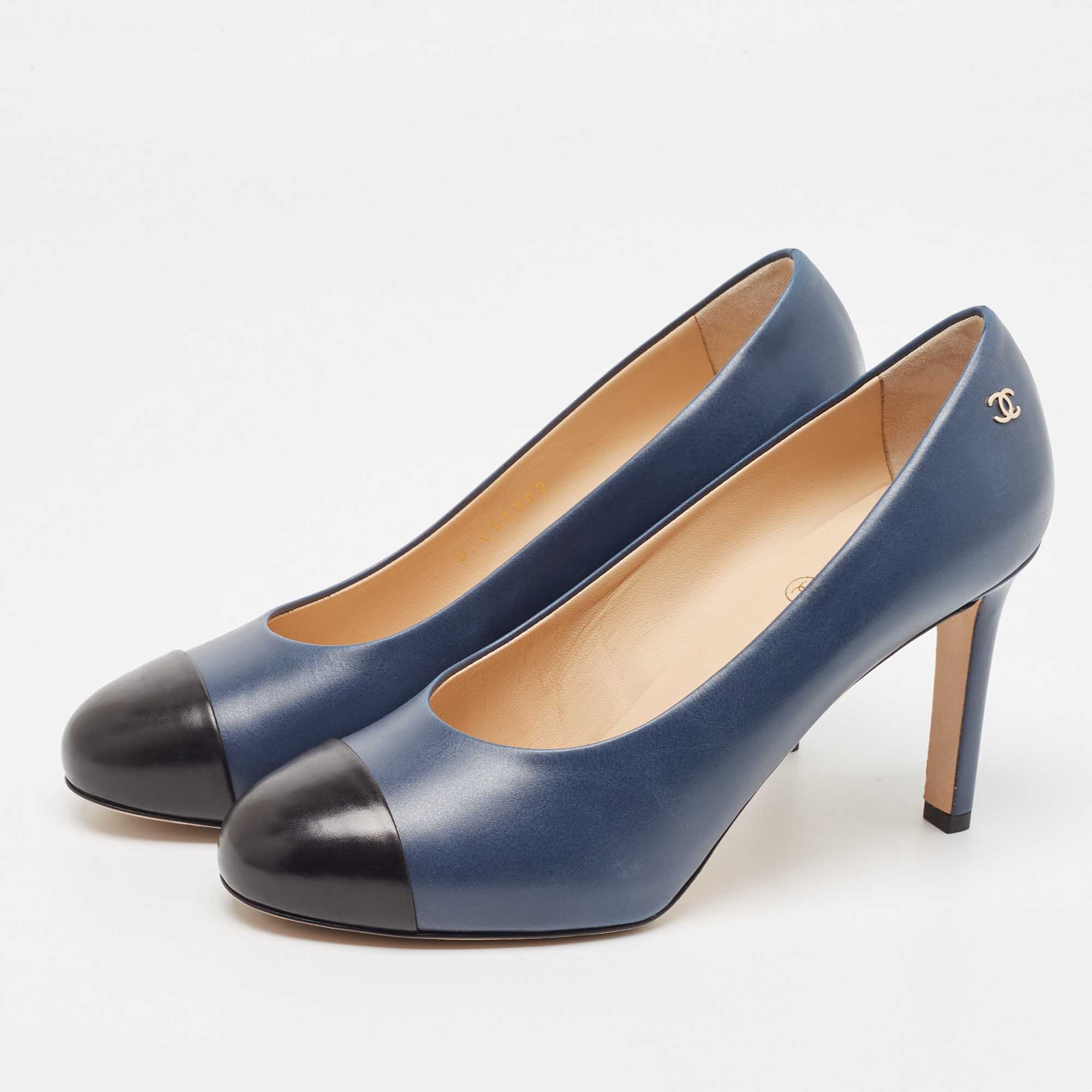 

Chanel Navy Blue Leather Cap Toe Pumps Size