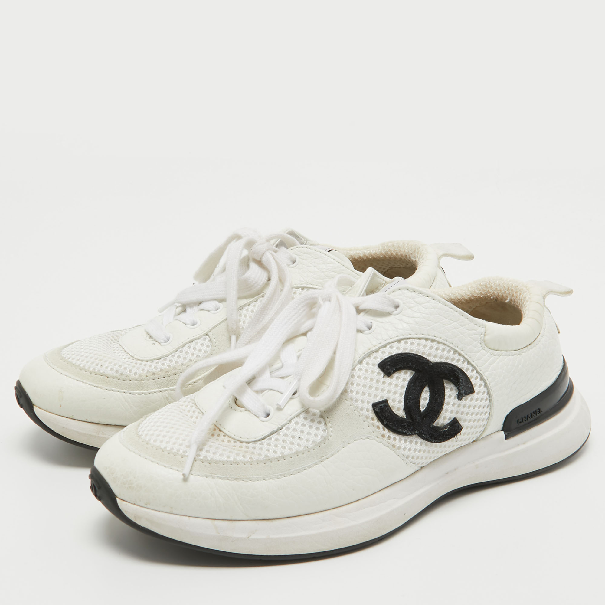 

Chanel White Leather and Mesh CC Low Top Sneakers Size