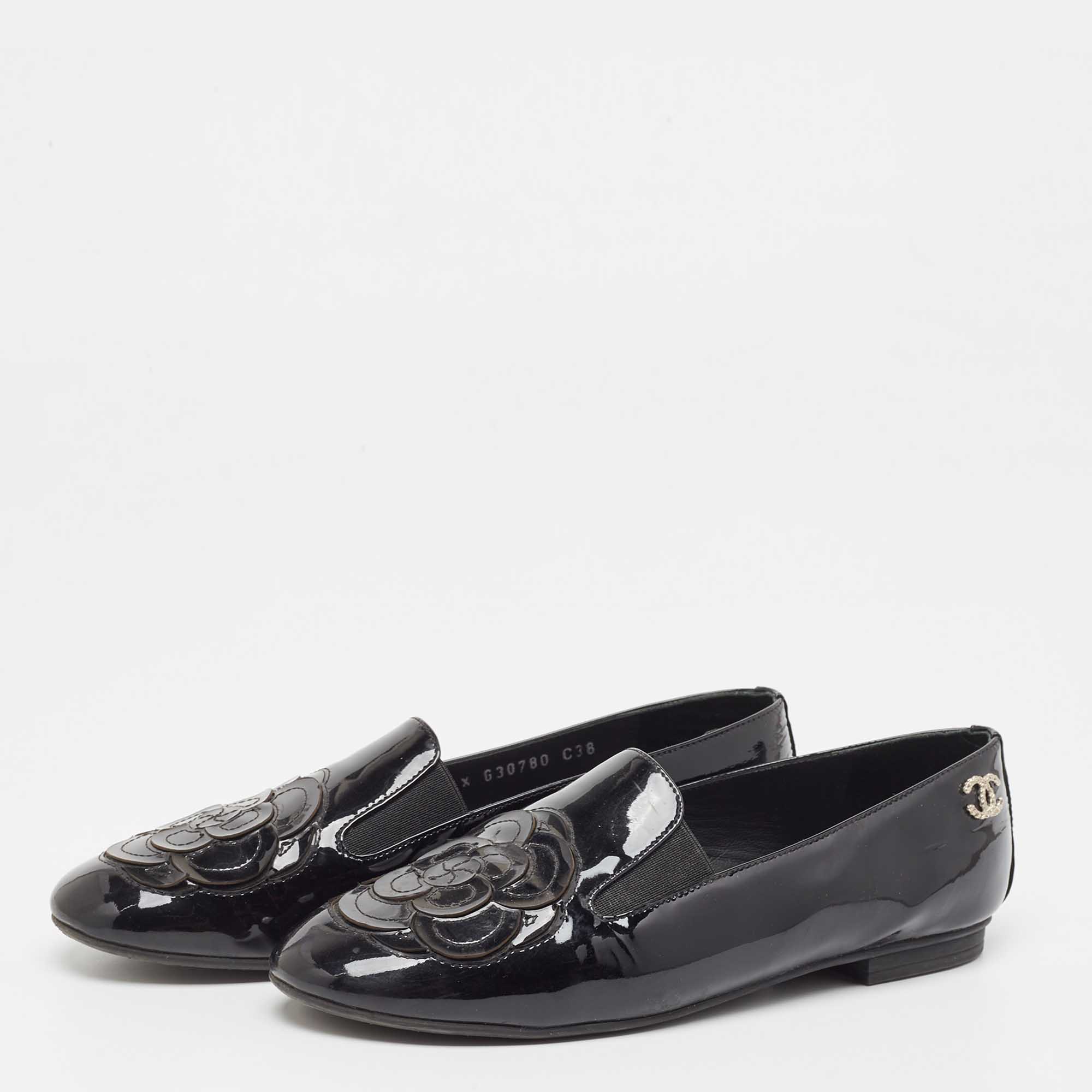 

Chanel Black Patent Leather CC Camellia Loafers Size