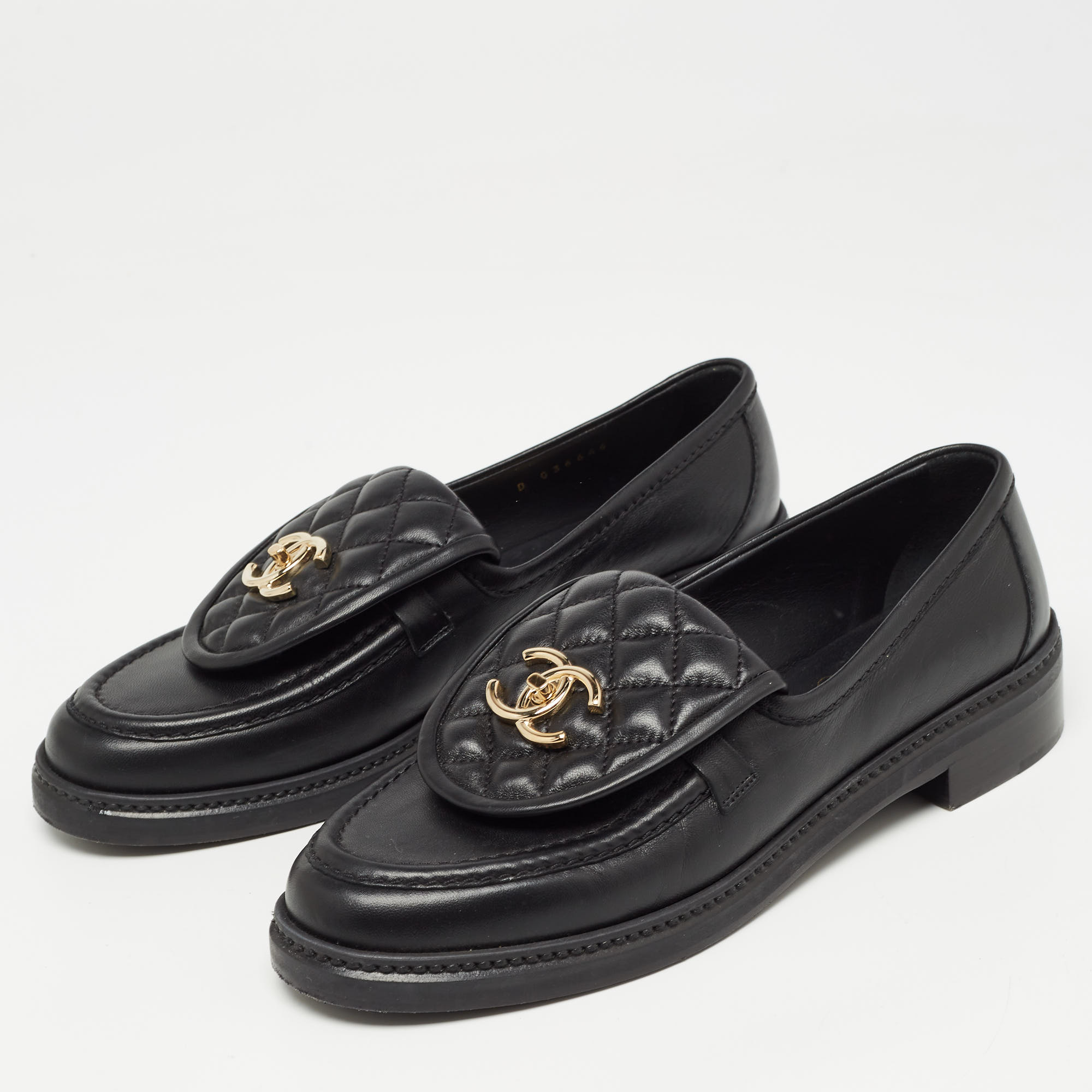 

Chanel Black Quilted Leather CC Interlocking Logo Slip On Loafers Size