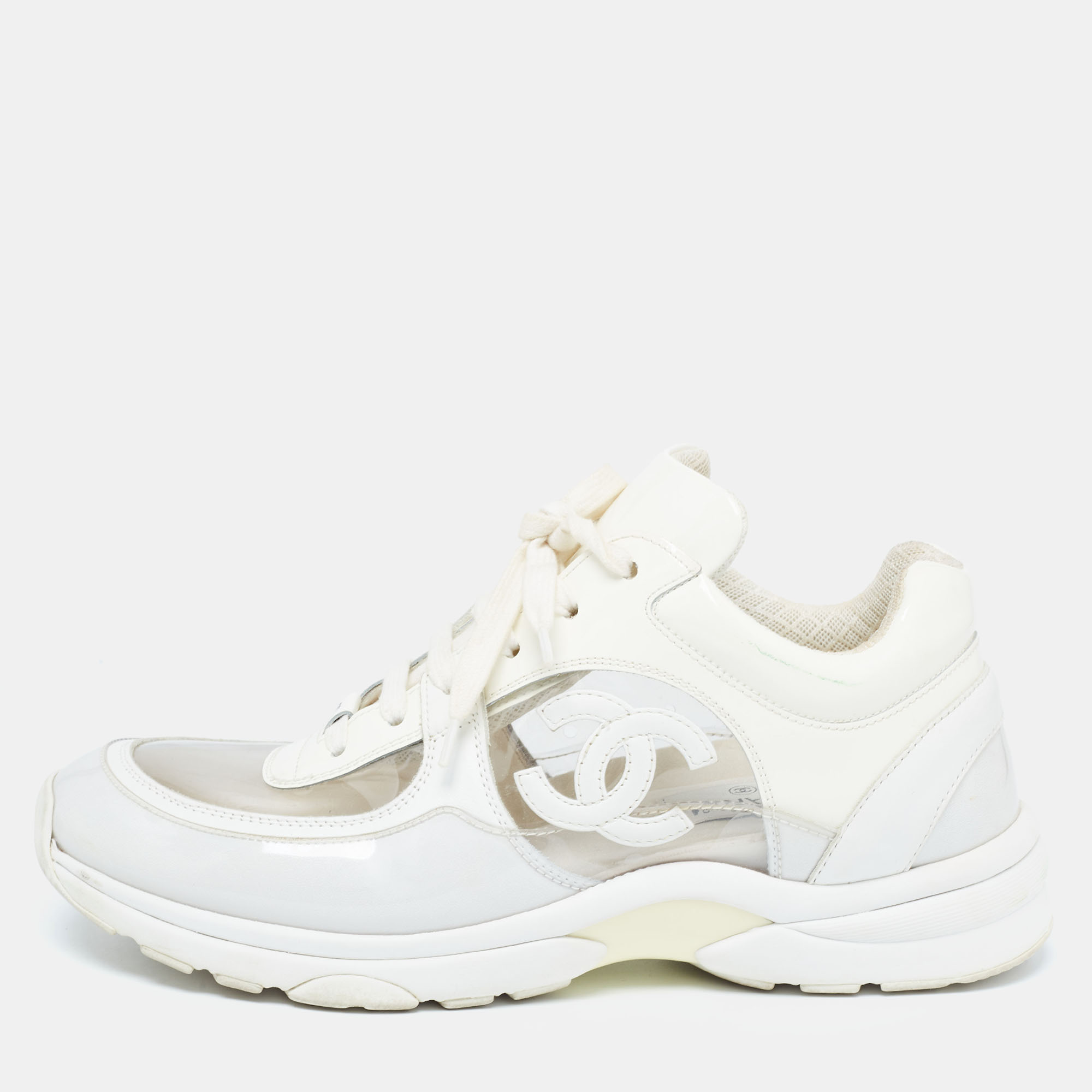 Pre-owned Chanel Off White Patent Leather And Pvc Cc Low Top Sneakers Size 41