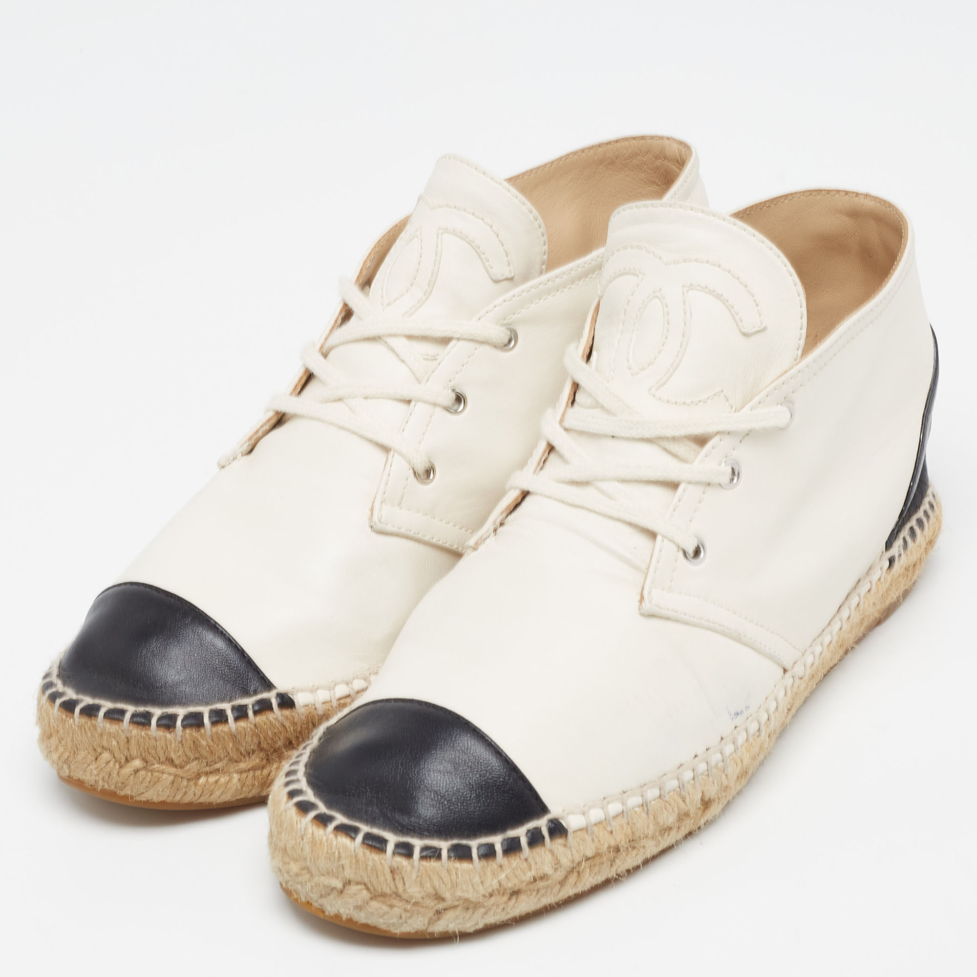 

Chanel White/Black Leather CC Mid Top Espadrille Flats Size
