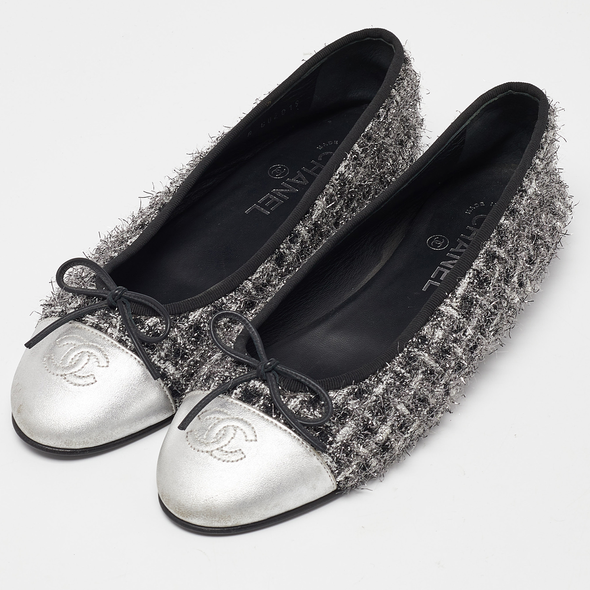 

Chanel Black/Silver Tweed and Leather CC Ballet Flats Size