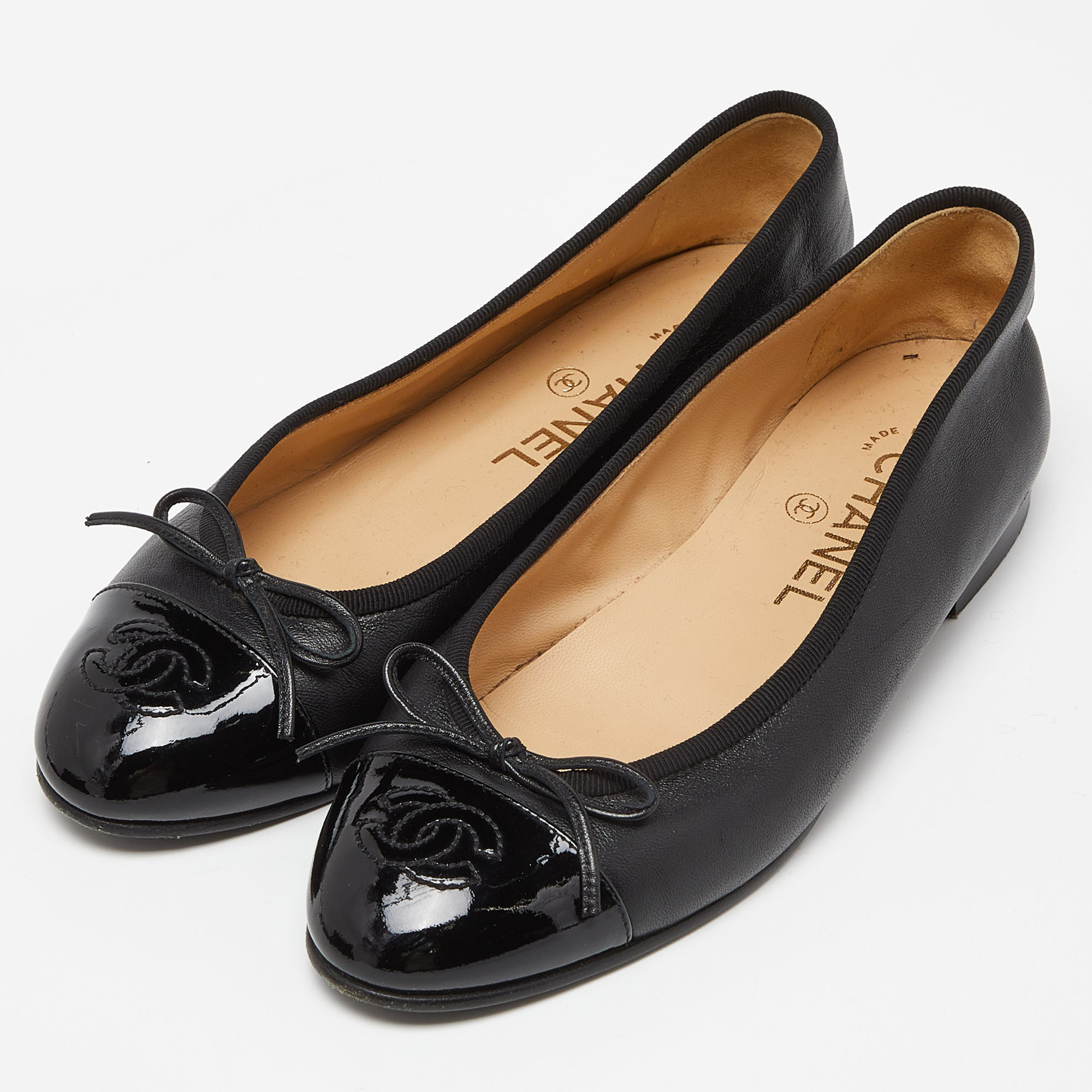 

Chanel Black Leather and Patent Leather CC Cap Toe Ballet Flats Size