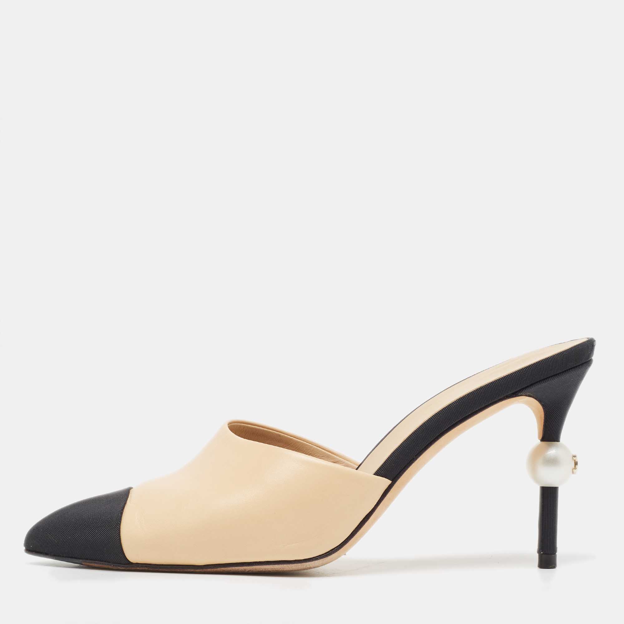 Pre Owned Chanel Beige/Black Leather and Fabric CC Faux Pearl Heel Mules Size 36.5