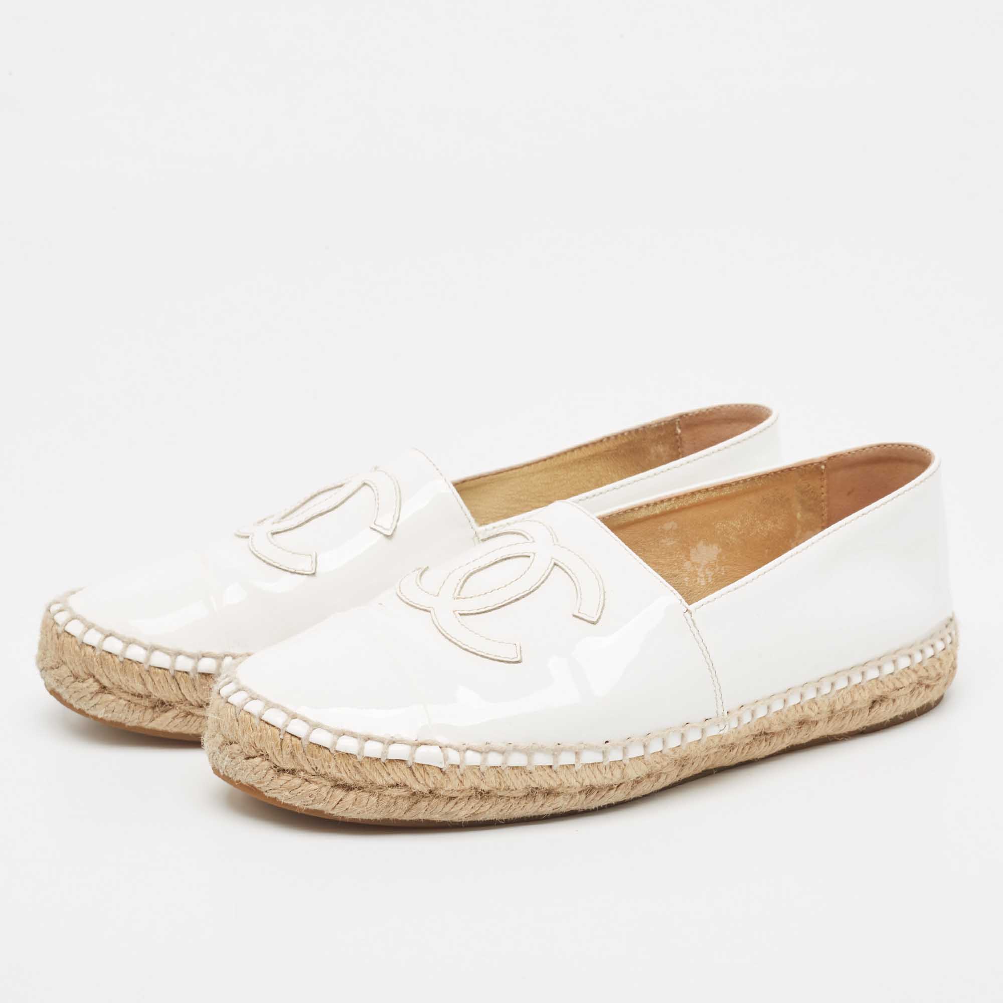 

Chanel White Patent Leather CC Espadrille Flats Size