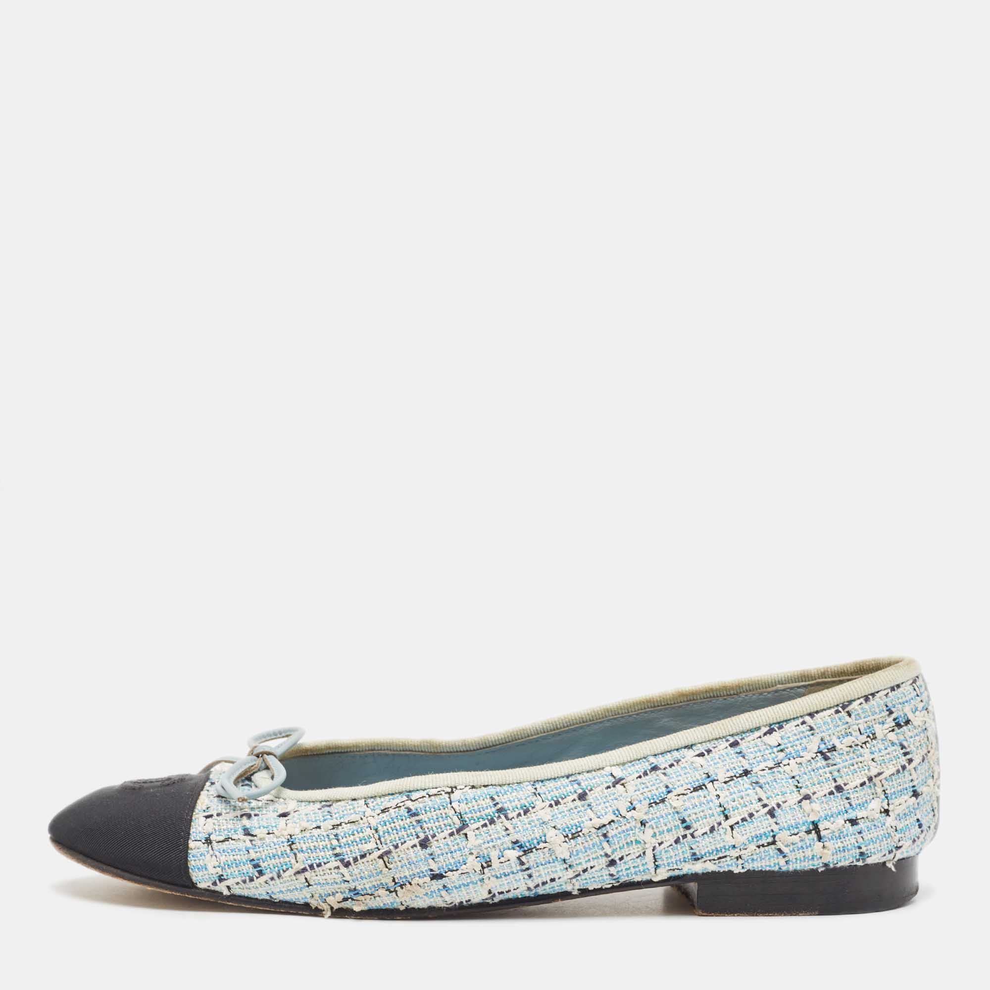 Pre Owned Chanel Blue/Black Canvas and Lurex Fabric CC Ballet Flats Size 38.5