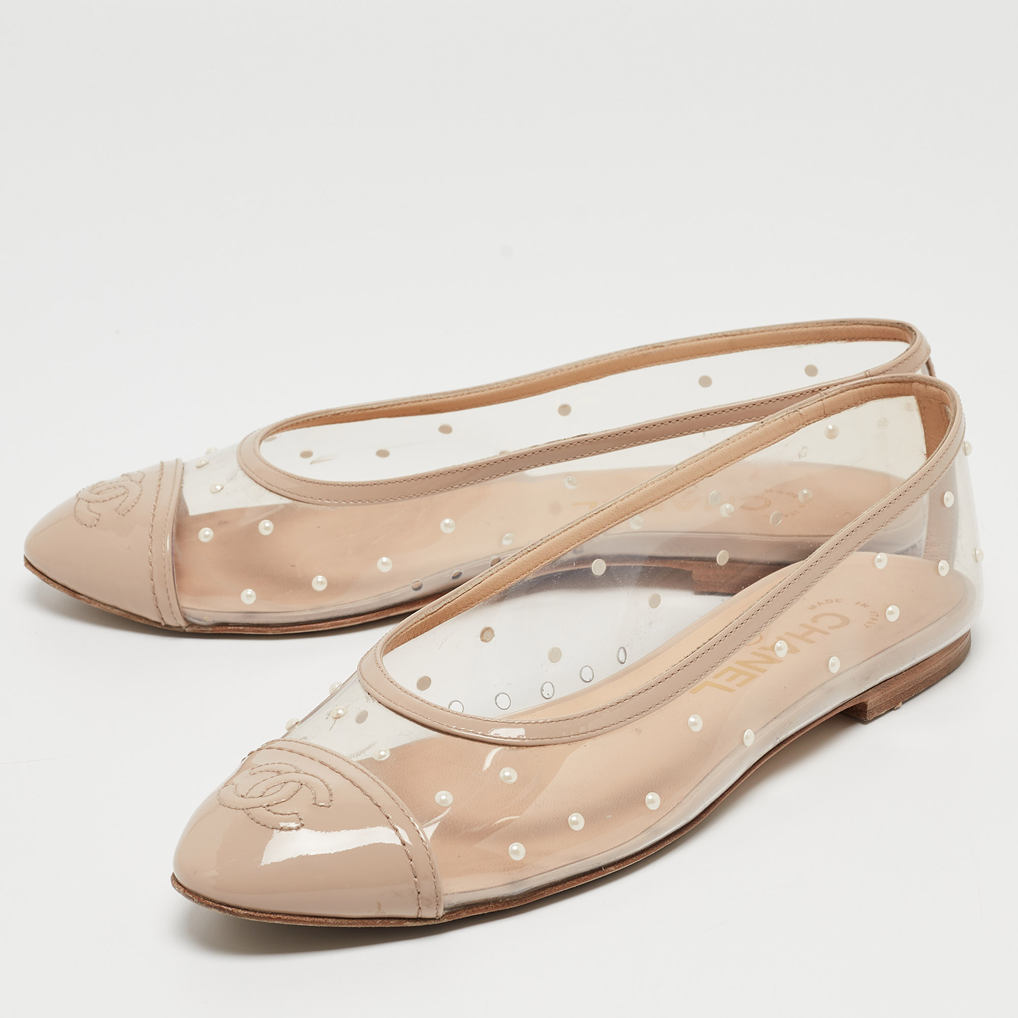 

Chanel Beige Patent Leather and PVC Embellished Ballet Flats Size