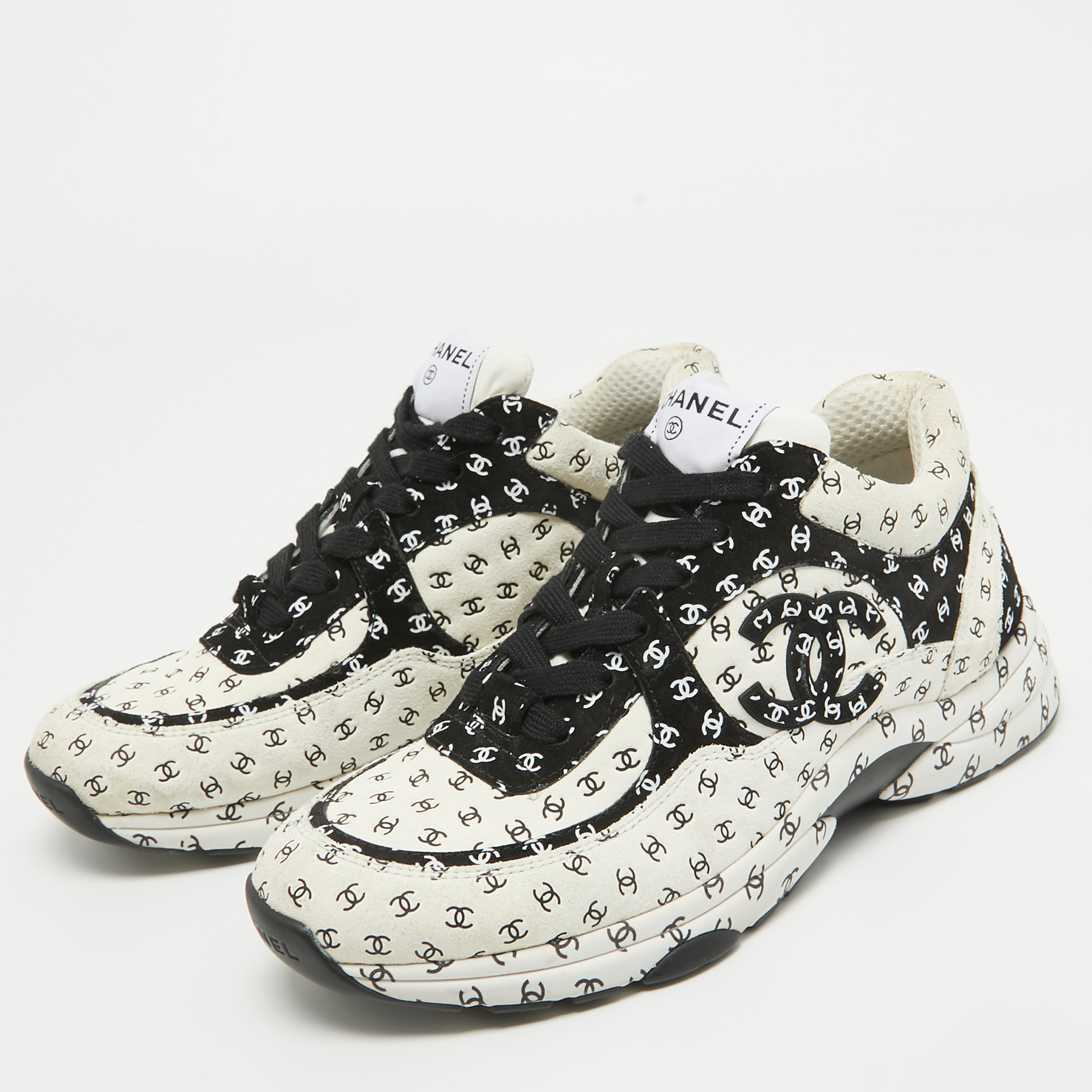 

Chanel White/Black CC Embossed Suede Low Top Sneakers Size