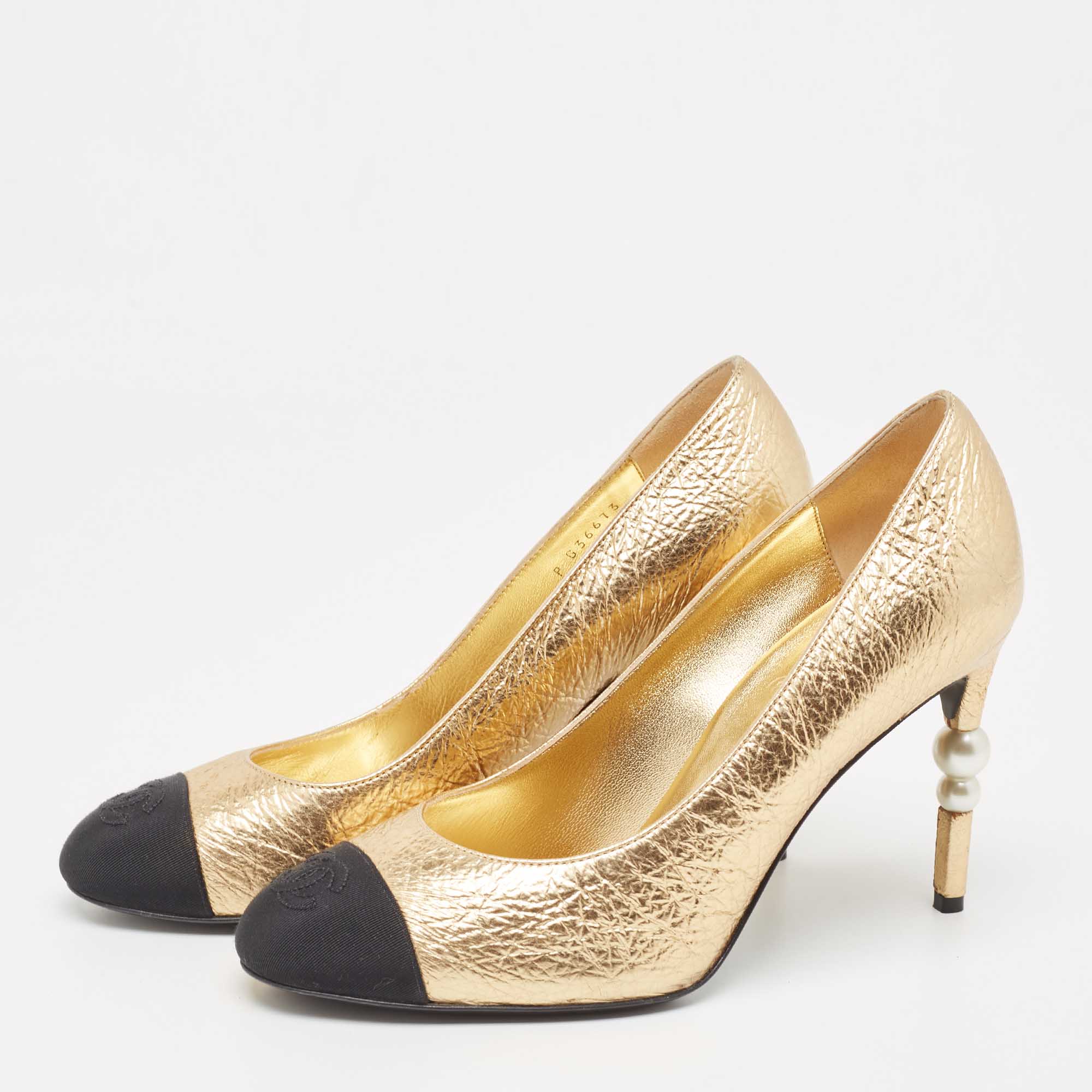 

Chanel Gold/Black Leather and Grosgrain CC Pearl Embellished Heel Pumps Size