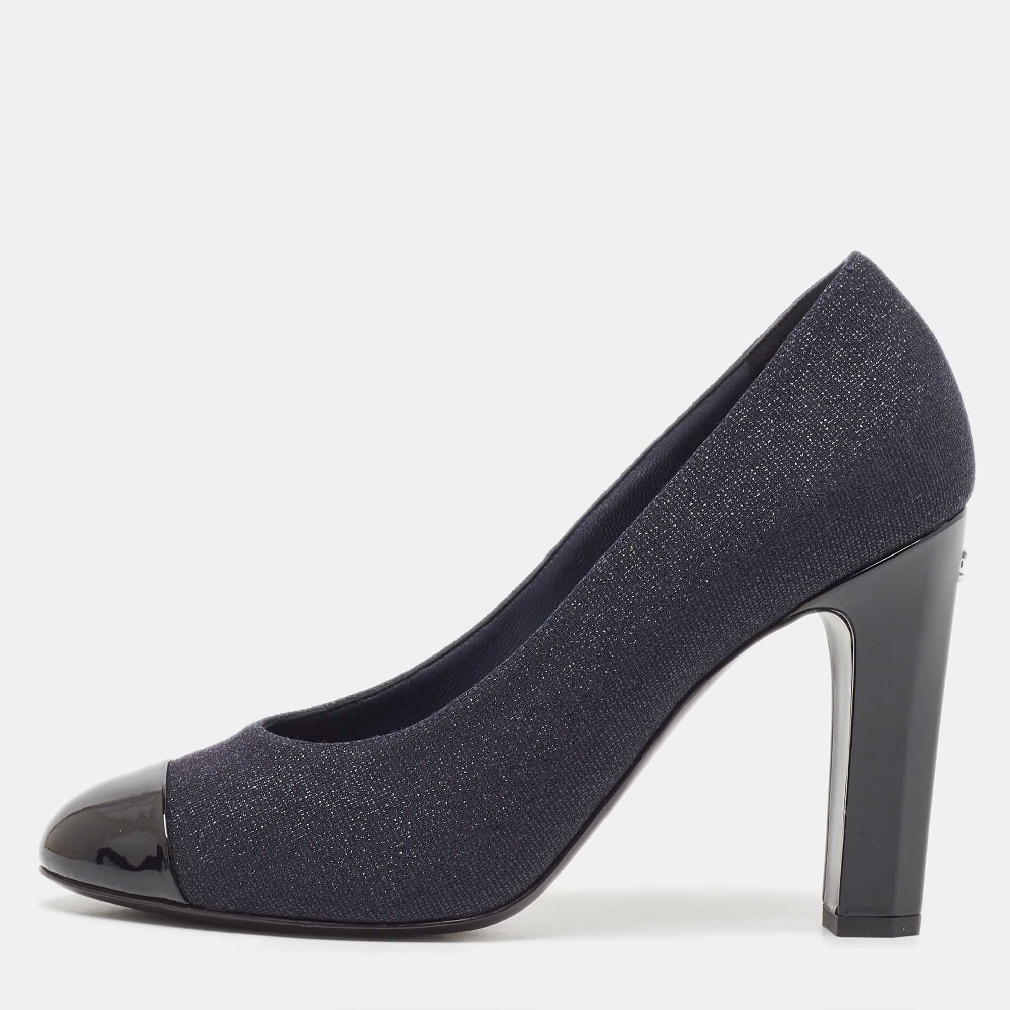 

Chanel Navy Blue/Black Lurex Fabric and Patent Leather Cap Toe Pumps Size
