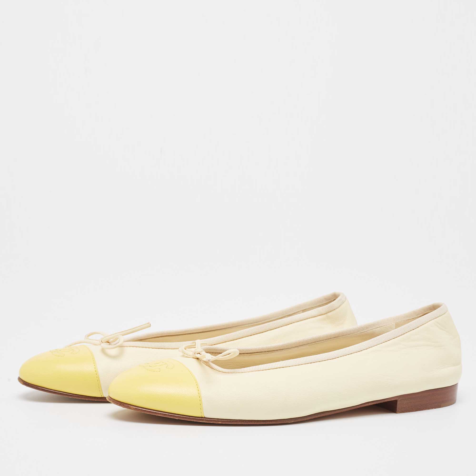 

Chanel Yellow Leather CC Cap Toe Bow Ballet Flats Size