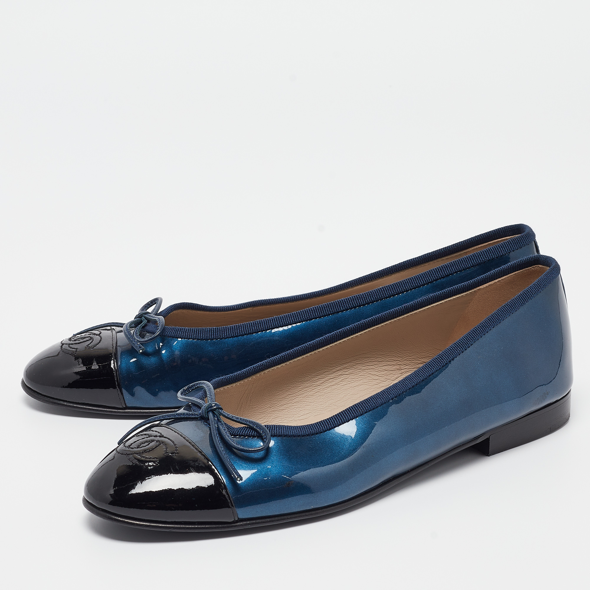 

Chanel Blue/Black Patent CC Cap Toe Ballet Flats Size