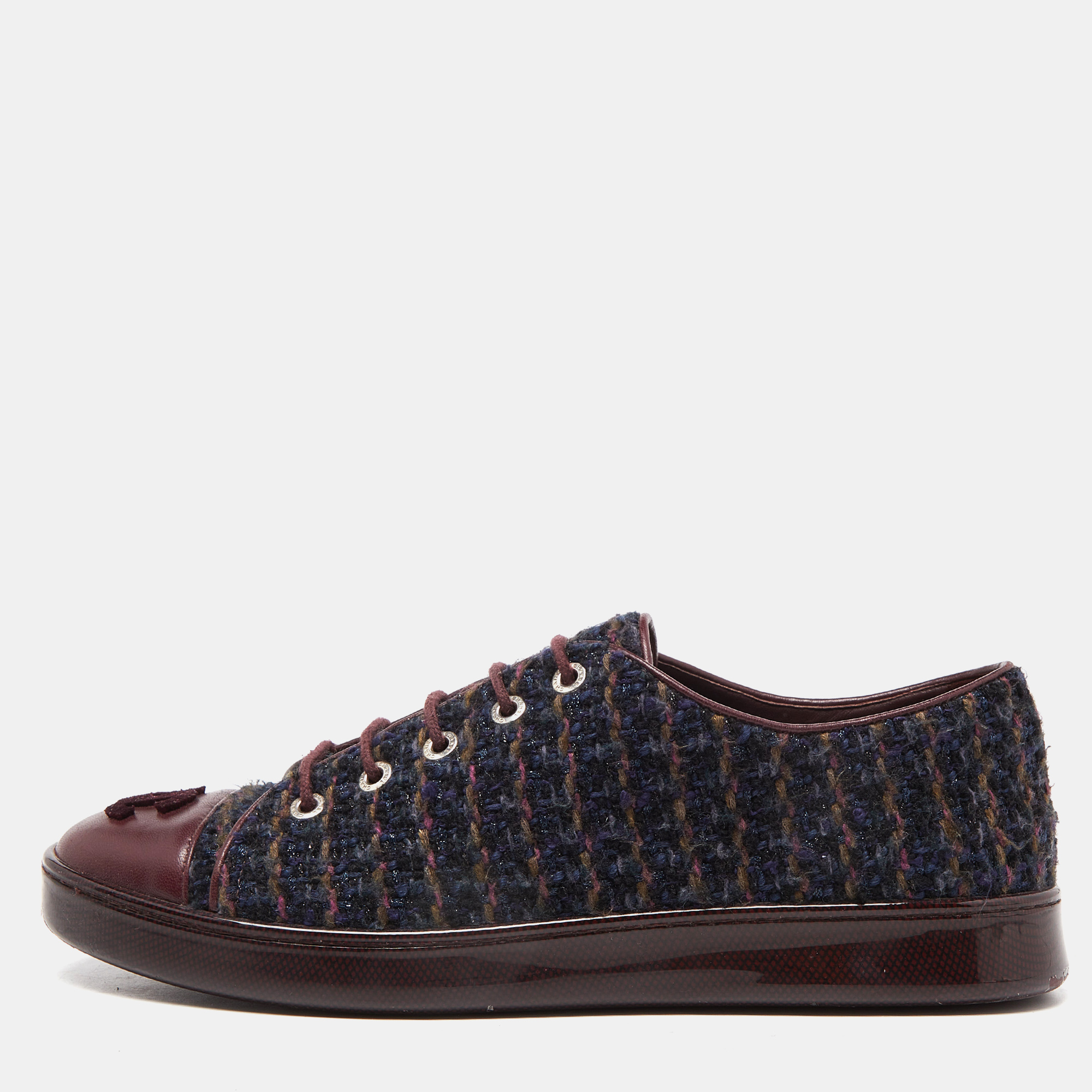 Pre-owned Chanel Burgundy Tweed And Leather Cc Cap Toe Low Top Sneakers Size 37.5