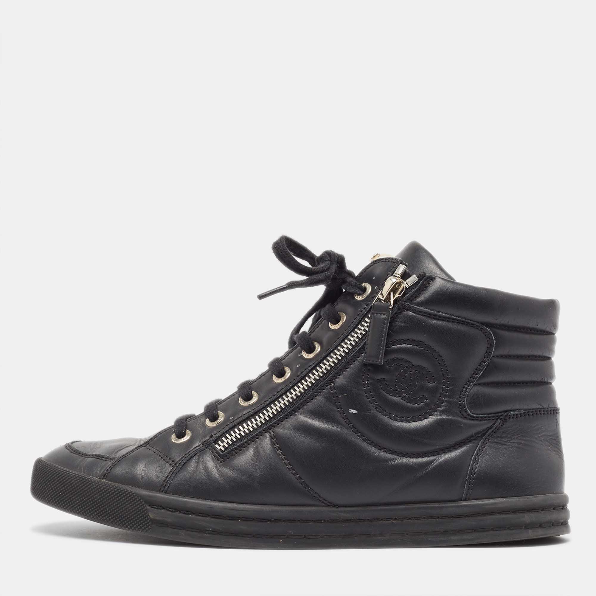 Pre-owned Chanel Black Leather Cc High Top Sneakers Size 38.5