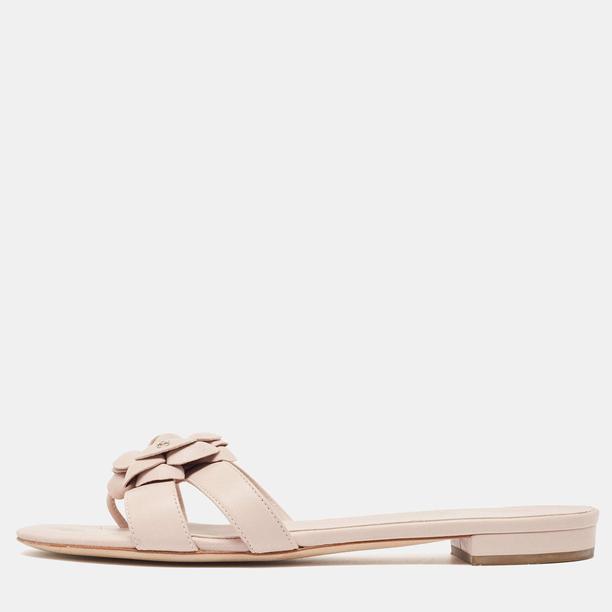 

Chanel Beige Leather Camelia Flat Slide Size