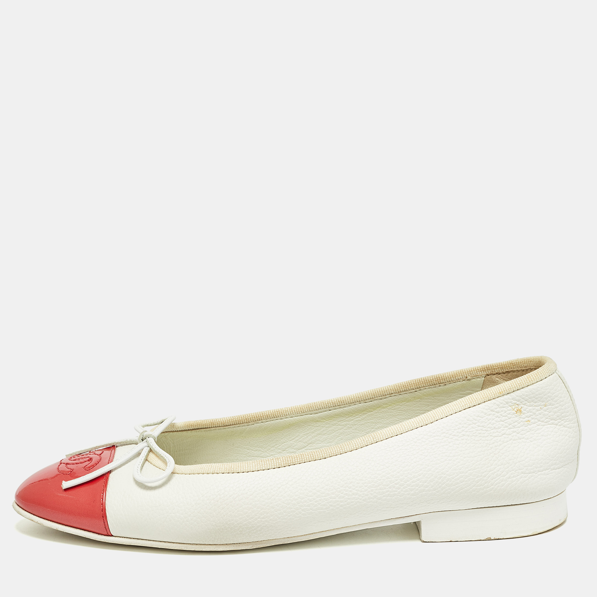 

Chanel Red/White Leather and Patent CC Ballet Flats Size